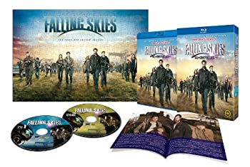 【中古】フォーリング スカイズ〈セカンド・シーズン〉 ブルーレイ コンプリート・ボックス (2枚組) [Blu-ray]【メーカー名】ワーナー・ホーム・ビデオ【メーカー型番】【ブランド名】【商品説明】フォーリング スカイズ〈セカンド・シーズン〉 ブルーレイ コンプリート・ボックス (2枚組) [Blu-ray]当店では初期不良に限り、商品到着から7日間は返品を 受付けております。他モールとの併売品の為、完売の際はご連絡致しますのでご了承ください。中古品の商品タイトルに「限定」「初回」「保証」などの表記がありましても、特典・付属品・保証等は付いておりません。品名に【import】【輸入】【北米】【海外】等の国内商品でないと把握できる表記商品について国内のDVDプレイヤー、ゲーム機で稼働しない場合がございます。予めご了承の上、購入ください。掲載と付属品が異なる場合は確認のご連絡をさせていただきます。ご注文からお届けまで1、ご注文⇒ご注文は24時間受け付けております。2、注文確認⇒ご注文後、当店から注文確認メールを送信します。3、お届けまで3〜10営業日程度とお考えください。4、入金確認⇒前払い決済をご選択の場合、ご入金確認後、配送手配を致します。5、出荷⇒配送準備が整い次第、出荷致します。配送業者、追跡番号等の詳細をメール送信致します。6、到着⇒出荷後、1〜3日後に商品が到着します。　※離島、北海道、九州、沖縄は遅れる場合がございます。予めご了承下さい。お電話でのお問合せは少人数で運営の為受け付けておりませんので、メールにてお問合せお願い致します。営業時間　月〜金　11:00〜17:00お客様都合によるご注文後のキャンセル・返品はお受けしておりませんのでご了承ください。ご来店ありがとうございます。