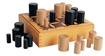 (中古品)Gobblet【メーカー名】BLUE ORANGE GAMES【メーカー型番】100【ブランド名】BLUE ORANGE GAMES【商品説明】Gobblet年齢：7歳以上時間：5-20分程度人数：2人デザイナー：Thierry Denoual当店では初期不良に限り、商品到着から7日間は返品を 受付けております。品切れの場合は2週間程度でお届け致します。ご注文からお届けまで1、ご注文⇒24時間受け付けております。2、注文確認⇒当店から注文確認メールを送信します。3、在庫確認⇒中古品は受注後に、再メンテナンス、梱包しますので　お届けまで3日〜10日程度とお考え下さい。4、入金確認⇒前払い決済をご選択の場合、ご入金確認後、配送手配を致します。5、出荷⇒配送準備が整い次第、出荷致します。配送業者、追跡番号等の詳細をメール送信致します。6、到着⇒出荷後、1〜3日後に商品が到着します。当店はリサイクル専門店につき一般のお客様から買取しました中古扱い品です。ご来店ありがとうございます。