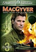 【状態　非常に良い】【中古】Complete 3rd Season [DVD]【ジャンル】アメリカのTVドラマ【Brand】【Contributors】Macgyver: Artist【商品説明】Complete 3rd Season [DVD]当店では初期不良に限り、商品到着から7日間は返品を 受付けております。 お客様都合での返品はお受けしておりませんのでご了承ください。 他モールとの併売品の為、売り切れの場合はご連絡させて頂きます。 ご注文からお届けまで 1、ご注文⇒24時間受け付けております。 2、注文確認⇒当店から注文確認メールを送信します。 3、在庫確認⇒中古品は受注後に、再メンテナンス、梱包しますので、お届けまで3日〜10日程度とお考え下さい。 4、入金確認⇒前払い決済をご選択の場合、ご入金確認後、配送手配を致します。 5、出荷⇒配送準備が整い次第、出荷致します。配送業者、追跡番号等の詳細をメール送信致します。※離島、北海道、九州、沖縄は遅れる場合がございます。予めご了承下さい。 6、到着⇒出荷後、1〜3日後に商品が到着します。ご来店、誠にありがとうございます。 当店では良品中古を多数揃えております。お電話でのお問合せは少人数で運営の為、受け付けておりませんので、お手数をおかけしますが、お問い合わせ・メールにてお願い致します。