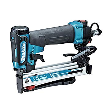 【状態　非常に良い】(中古品)マキタ(Makita) 4ミリ高圧エアタッカ(青) AT425HEM【メーカー名】マキタ(Makita)【メーカー型番】AT425HEM【ブランド名】マキタ(Makita)【商品説明】マキタ(Makita) 4ミリ高圧エアタッカ(青) AT425HEMクラス最短＆最軽量※J線ステープル仕様で2017年2月現在風量調整ダイヤル付エアダスタ搭載使用釘長さ:（J線幅4mm）13〜25mm使用空気圧力:1.18〜2.26MPa質量:0.9kg当店では初期不良に限り、商品到着から7日間は返品を 受付けております。品切れの場合は2週間程度でお届け致します。ご注文からお届けまで1、ご注文⇒24時間受け付けております。2、注文確認⇒当店から注文確認メールを送信します。3、在庫確認⇒中古品は受注後に、再メンテナンス、梱包しますので　お届けまで3日〜10日程度とお考え下さい。4、入金確認⇒前払い決済をご選択の場合、ご入金確認後、配送手配を致します。5、出荷⇒配送準備が整い次第、出荷致します。配送業者、追跡番号等の詳細をメール送信致します。6、到着⇒出荷後、1〜3日後に商品が到着します。当店はリサイクル専門店につき一般のお客様から買取しました中古扱い品です。ご来店ありがとうございます。