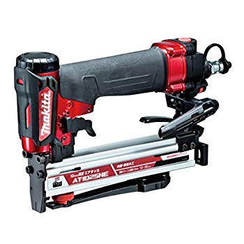 【状態　非常に良い】(中古品)マキタ(Makita) 10ミリ高圧エアタッカ(赤) AT1025HE【メーカー名】マキタ(Makita)【メーカー型番】AT1025HE【ブランド名】マキタ(Makita)【商品説明】マキタ(Makita) 10ミリ高圧エアタッカ(赤) AT1025HEクラス最短＆最軽量※J線ステープル仕様で2017年2月現在風量調整ダイヤル付エアダスタ搭載使用釘長さ:（J線幅10mm）13〜25mm使用空気圧力:1.18〜2.26MPa質量:1.0kg当店では初期不良に限り、商品到着から7日間は返品を 受付けております。品切れの場合は2週間程度でお届け致します。ご注文からお届けまで1、ご注文⇒24時間受け付けております。2、注文確認⇒当店から注文確認メールを送信します。3、在庫確認⇒中古品は受注後に、再メンテナンス、梱包しますので　お届けまで3日〜10日程度とお考え下さい。4、入金確認⇒前払い決済をご選択の場合、ご入金確認後、配送手配を致します。5、出荷⇒配送準備が整い次第、出荷致します。配送業者、追跡番号等の詳細をメール送信致します。6、到着⇒出荷後、1〜3日後に商品が到着します。当店はリサイクル専門店につき一般のお客様から買取しました中古扱い品です。ご来店ありがとうございます。