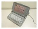 【中古】NEC　ワープロ　文豪 ミニ5UV (PWP5UV)【メーカー名】NEC【メーカー型番】【ブランド名】NEC商品画像はイメージです。中古という特性上、使用に影響ない程度の使用感・経年劣化（傷、汚れなど）がある場合がございます。また、中古品の特性上、ギフトには適しておりません。商品名に『初回』、『限定』、『〇〇付き』等の記載がございましても、特典・付属品・保証等は原則付属しておりません。当店では初期不良に限り、商品到着から7日間はを受付けております。(注文後の購入者様都合によるキャンセル・はお受けしていません。)他モールでも併売している商品の為、完売の際は在庫確保できない場合がございます。ご注文からお届けまで1、ご注文⇒ご注文は24時間受け付けております。2、注文確認⇒ご注文後、当店から注文確認メールを送信します。3、在庫確認⇒新品在庫：3-5日程度でお届け。　　※中古品は受注後に、再メンテナンス、梱包しますので　お届けまで3日-10日営業日程度とお考え下さい。　米海外から発送の場合は3週間程度かかる場合がございます。　※離島、北海道、九州、沖縄は遅れる場合がございます。予めご了承下さい。※配送業者、発送方法は選択できません。お電話でのお問合せは少人数で運営の為受け付けておりませんので、メールにてお問合せお願い致します。お客様都合によるご注文後のキャンセル・はお受けしておりませんのでご了承下さい。ご来店ありがとうございます。昭和・平成のCD、DVD、家電、音響機器など希少な商品も多数そろえています。レコード、楽器の取り扱いはございません。掲載していない商品もお探しいたします。映像商品にはタイトル最後に[DVD]、[Blu-ray]と表記しています。表記ないものはCDとなります。お気軽にメールにてお問い合わせください。