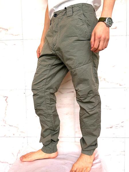 C.P.COMPANY(シー・ピー・カンパニー）【COTTON GABARDINE ERGONOMIC PANTS】コットン ギャバジン エルゴノミック パンツ★THYME-OLIVE KHAKI★