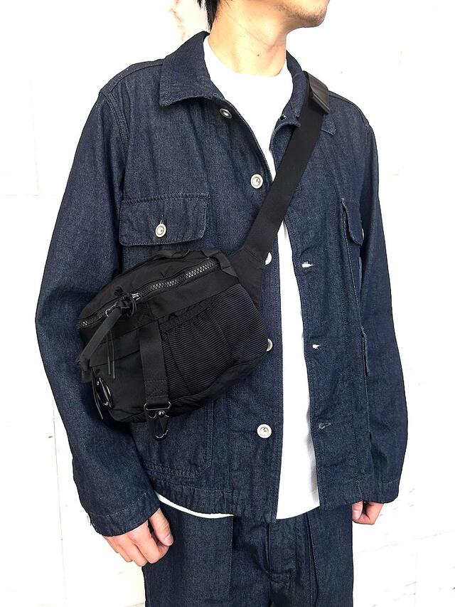 か*で様 C.P. Company ボディバッグ 青 メンズ C.P. Company ブルー Nylon B クロスボディバッグ ブルー | Lyst