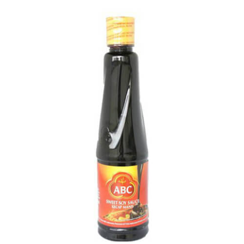 ABCのケチャップマニス は、醤油にヤシ糖分、調味料等を加えた加工醤油で、マレーシアやインドネシア料理には欠かせない調味料です！ インドネシアの“ケチャップ”とは、醤油を意味し、甘口でとろみのある醤油はケチャップマニスと呼ばれています。 ケチャップマニスを3〜4に対して、サンバルアスリ(別売り）を1の割合で合わせると、本場さながらの味となり、炒飯のナシゴレン、 焼きそばのミーゴレン、焼き鳥のサテ、その他白身魚の煮物 など幅広くご利用いただけます。 こちらの商品は、ハラル食品です！ ハラル食品とは・・・ こちらの商品は、イスラム法で合法、かつ健康、衛生的な食品と認証されたハラル製品です。 〜ABCの調味料について〜 インドネシアの代表的調味料です。 インドネシアの“ケチャップ”とは、醤油を意味し、甘口でとろみのある醤油のケチャップマニスと薄口醤油のケチャップアシン、唐辛子とにんにくなどを材料とする“サンバル”をベースにした チリソースが広く普及しています。 ■商品名：ABC ケチャップマニス 600ml ケチャップマニス チリソース 醤油 ソイソース ハラル ハラル認証 ハラール ハラル食品 ナシゴレン ミーゴレン サテ ■内容量：600ml ■原材料：椰子糖、砂糖、食塩、大豆、小麦 カラメル色素、保存料（安息香酸Na）、酸味料、糊料（キサンタンガム）、酸化防止剤（亜硫酸塩） ■保存方法/注意事項： 直射日光、高温多湿を避け常温で保存して下さい。開封後は、冷蔵庫で保存し、なるべくお早めにお召し上がりください。 ※こちらの商品は、強い衝撃を与えますと破損する恐れがあります。お取り扱いには。十分お気お付けください。 ※こちらの商品には、一部に日本語表記が使われております。 ※上部ソース出口がふさがっているボトルの場合、ご自分で穴を開けてご使用下さい。その際は、刃物等でケガをしないように十分ご注意下さい。高温多湿・直射日光を避けて、常温で保存してください。 ■輸入者或いは販売者：協同食品 ■区分：食品 ■原産国：インドネシア【免責事項】 ※記載の賞味期限は製造日からの日数です。実際の期日についてはお問い合わせください。 ※自社サイトと在庫を共有しているためタイミングによっては欠品、お取り寄せ、キャンセルとなる場合がございます。 ※商品リニューアル等により、パッケージや商品内容がお届け商品と一部異なる場合がございます。 ※メール便はポスト投函です。代引きはご利用できません。厚み制限（3cm以下）があるため簡易包装となります。 外装ダメージについては免責とさせていただきます。