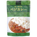 オーサワのベジカレーは植物性素材でつくったこだわりカレー 野菜の旨みたっぷり マイルドな甘口タイプ ◆国産特別栽培野菜使用 ◆北海道産小麦粉使用 ◆スパイスから調合した本格派 ◆砂糖・動物性原料・化学調味料不使用 ◆そのまま、または温めて ◆1人前 ◆お召し上がり方 そのまま熱湯の中に入れ5〜7分沸騰させてから封を切りお皿等に移して。電子レンジの場合、必ず袋から出して深めの容器に移し変えラップをしてから加熱してください（500Wの場合約2分） ◆非常食を見直そう いつ身近で起こるかわからない自然災害。特別な用意をして押し入れにしまい込んでしまうよりも、普段の生活の中に組み入れて、日々できる備えをしてみませんか。 ライフラインが止まったときに困るのが、食事。常温保存OKの食料をストック。ポイントは『ローリングストック』。ストックした食料をふだんの食事で消費して、新たに補充することを繰り返していきます。こうすることで、いざというときも賞味期限前の状態を保てます。 ◆HOW TO ローリングストック ＜ローリングストックのやり方＞ 1.好みの食品をストックする。 2.食材の賞味期限をときどきチェック。（パッケージに油性ペンなどで大きく書いておくとチェックが楽になります） 3.期限切れになる前にふだんの食事に使って、新しいものをストックする。 箸などのカトラリー、ティッシュやウェットティッシュなど、食事の際に必要なものもそろえておきましょう。 加えて、マウスケア用品、生理用品、ドライシャンプーなどのケア用品も、使い慣れたものをまとめておくと、いざというときに便利。 お子さまがいる方はサイズの合うおむつやおしりふきなども忘れずに。 非常事態には、不安になるもの。 防災バッグには、食べなれたもの、使い慣れたものを入れておいて、少しでもつながるように。 日々の備えが、明日をつなぎます。 この機会に、見直してみませんか？ いざ！という時や、ササッと食事の支度を済ませたい時などに便利な「レトルトカレー」。 温めても、そのままでも、手軽においしく食べられるので、常備しておきたい食品のひとつです。 オーサワのレトルトカレーは、全て動物性素材を一切使わずに、植物性素材でつくったカレーです。 さらに、砂糖や化学調味料もつかっていないので、罪悪感なし！で、人気のあるシリーズです。 ＜オーサワジャパン＞ 桜沢如一の海外での愛称ジョージ・オーサワの名を受け継ぐオーサワジャパン。 1945年の創業以来マクロビオティック食品の流通の核として全国の自然食品店やスーパー、レストラン、カフェ、薬局、料理教室、通販業などに最高の品質基準を守った商品を販売しています。 ＜マクロビオティックとは？＞ 初めてこの言葉を聞いた人は、なんだか難しそう…と思うかもしれません。でもマクロビオティックは、本当はとてもシンプルなものです この言葉は、三つの部分からできています。 「マクロ」は、ご存じのように、大きい・長いという意味です。 「ビオ」は、生命のこと。生物学＝バイオロジーのバイオと同じ語源です。 「ティック」は、術・学を表わします。 この三つをつなげると、もう意味はおわかりですね。「長く思いっきり生きるための理論と方法」というわけです！ そして、そのためには「大きな視野で生命を見ること」が必要となります。 もしあなたやあなたの愛する人が今、肉体的または精神的に問題を抱えているとしたら、まずできるだけ広い視野に立って、それを引き起こしている要因をとらえてみましょう。 それがマクロビオティックの出発点です。 ■商品名：カレー レトルト 無添加 オーサワのベジカレー 甘口 非常食 ヴィーガン ベジタリアン 国産 ベジタブルカレー ビーガン 送料無料 ■内容量：210g ■原材料名：ローストオニオン[玉ねぎ(国産)]、特別栽培かぼちゃ・じゃがいも・にんじん(国産)、なたね油、りんごジュース[りんご(国産)]、馬鈴薯でん粉、メープルシュガー、小麦粉[小麦(北海道産)]、醤油、食塩(海の精)、酵母エキス、有機トマトペースト[有機トマト(アメリカ産)]、白菜エキス、おろし生姜[生姜(国産)]、おろしにんにく[にんにく(国産)]、味噌、カレー粉、クミン(イラン・インド産)、コリアンダー (モロッコ・カナダ産)、ターメリック・シナモン(中国産) ■栄養成分表示：1袋(210g)当たり／エネルギー 155kcal／タンパク質 2.9g／脂質 2.7g／炭水化物 29.8g／食塩相当量 3.7g ■アレルゲン：大豆、小麦、りんご ■メーカー或いは販売者：オーサワジャパン株式会社 ■賞味期限：常温で2年 ■保存方法：常温 ■区分：食品 ■製造国：日本【免責事項】 ※記載の賞味期限は製造日からの日数です。実際の期日についてはお問い合わせください。 ※自社サイトと在庫を共有しているためタイミングによっては欠品、お取り寄せ、キャンセルとなる場合がございます。 ※商品リニューアル等により、パッケージや商品内容がお届け商品と一部異なる場合がございます。 ※メール便はポスト投函です。代引きはご利用できません。厚み制限（3cm以下）があるため簡易包装となります。 外装ダメージについては免責とさせていただきます。