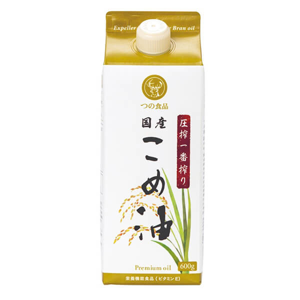 圧搾一番搾り国産こめ油紙パックは溶剤を使わず圧力をかけて搾った、希少な「こめ油」 国産米ぬかを、圧搾製法で丁寧に絞った希少な「こめ油」です。 市販のサラダ油と同様に揚げ物・炒め物・焼き物などあらゆる調理法にベストマッチ！ 環境負担軽減を目指した紙パックタイプ。 ◆お客様の声にお応えして新発売！ 製造過程で溶剤を使わず、原料の国産米ぬかに圧力をかける「圧搾」のみで油分を搾ってつくる築野食品の『圧搾こめ油』に、環境対応を追求した紙パックタイプが新登場。原料の産地や食品の製造過程にこだわりを持つ方にオススメです。 ◆人にも地球にもやさしいこめ油 紙パックタイプのこめ油は使いやすさだけでなく、環境負担の軽減・CO?の削減・プラスチック廃棄物やゴミ容積の軽減にも繋がります。収納もしやすく、捨てるときは、畳んでコンパクトに処理できるのが嬉しいポイント。 ◆「抽出法だと体によくないの?」とご心配のお客様へ 当社従来のこめ油は抽出法で製造しています。溶剤を使用し、できるだけ多く油分を抽出してこめ油をつくる方法が「抽出法」。溶剤は精製の過程ですべて取り除かれますし、食品添加物として認められているヘキサンを溶剤として使用しておりますのでお召し上がりください。なお、ヘキサン自体は大豆油や菜種油の製造にも使用されている一般的な成分です。コスパで選ぶなら「従来のこめ油」、少々お値段は張りますが昔ながらの製法とγ-オリザノール・植物ステロールの栄養成分で選ぶなら「圧搾こめ油」がオススメです。 ◆いろんな料理に大活躍 従来のこめ油と同様に揚げ物をはじめ、炒め物・焼き物、和え物やドレッシングなどの生食、炊飯時にひと足しなど、調理方法を選ばずあらゆる料理が美味しくなります。毎日のお食事にぜひお役立てください。 酸化に強く、胃もたれ・胸焼けしづらいのもこめ油の良いところ。溶剤を使わない圧搾製法のためお値段は少々張りますが、どんな料理にも気がねなく使えて美味しく健康的な毎日がすごせるなら、きっとコスパは高いはず。 ◆米ぬか由来の栄養が健康にうれしい 健康にうれしいヒミツは米ぬか由来の栄養成分。γ-オリザノール・植物ステロール・ビタミンE・トコトリエノールといった栄養が摂れるだけでなく、原料には非遺伝子組換えの国産米ぬかを使っているから、原料が気になる方にはポイントです。 ◆圧搾こめ油に含まれる栄養成分をご紹介 ・「植物ステロール」 油の食物繊維とも呼ばれます。植物ステロールは一般的なオリーブオイルと比べて約13倍も多く含まれています。 ・「γ-オリザノール」 医薬品や化粧品、サプリメントの原料としても注目されている栄養成分です。当社従来品のこめ油と比べて約8倍!!他の食用油には含まれていません。 これらの他にもこめ油には、米ぬか由来の栄養成分が含まれています。 生きるうえで欠かせない必須脂肪酸の「リノール酸」とリノール酸の欠点を補う「オレイン酸」。 どちらも大切な栄養素ですが、こめ油は他の油と比べて脂肪酸のバランスが理想的。 だから健康管理にもピッタリ。 あとから配合したのではない、米ぬか由来の自然な栄養素が含まれる食用油、それがこめ油です。 ◆めんどうな後片付けの悩みも解決! こめ油は加熱と酸化に強いんです。サラサラとした油で焦げ付きにくいから食器や調理器具のお手入れがカンタンに。洗い物も楽々です。「家のキッチンで油を使うとにおいで油酔いする…」という方に朗報です!こめ油は油酔い物質(アクロレイン)の発生が少ないのも特長。おうちの空気を汚さず環境にやさしいのもポイントです。 ◆他にもいいこといっぱい圧搾こめ油の魅力 玄米100kgからわずか1kgほどしか作れない貴重な国産植物油 ■商品名：こめ油 米油 国産 圧搾一番搾り国産こめ油紙パック つの食品 無添加 築野 γ-オリザノール 植物ステロール ビタミンE ■内容量：600g ■原材料名：食用こめ油(国内製造) ■メーカー或いは販売者：つの食品 ■賞味期限：製造日より1年 ■保存方法：常温、暗所保存 ■区分：栄養機能食品 ■製造国：食品 ■使用上の注意： ・油は加熱しすぎると発煙、発火します。加熱中はその場を離れないでください。 ・加熱した油に水が入ると、油が飛びはね、火傷をすることがあります。 ・プラスチック容器に熱い油を入れないでください。 ・寒冷時に白く濁ることがありますが、品質には変化ありませんので、そのままお使いください。 ■栄養機能食品(ビタミンE)：ビタミンEは、抗酸化作用により、体内の脂質を酸化から守り、細胞の健康維持を助ける栄養素です。 ■摂取目安量： 本品を14g摂取することで1日に必要なビタミンE(栄養素等表示基準値〔18歳以上、基準熱量2,200kcal〕)を44%〜100%摂ることができます。 ■摂取する上での注意事項： 本品は、多量摂取により疾病が治癒したり、より健康が増進するものではありません。 1日の摂取目安量を守ってください。 本品は、特定保健用食品と異なり、消費者庁長官による個別審査を受けたものではありません。【免責事項】 ※記載の賞味期限は製造日からの日数です。実際の期日についてはお問い合わせください。 ※自社サイトと在庫を共有しているためタイミングによっては欠品、お取り寄せ、キャンセルとなる場合がございます。 ※商品リニューアル等により、パッケージや商品内容がお届け商品と一部異なる場合がございます。 ※メール便はポスト投函です。代引きはご利用できません。厚み制限（3cm以下）があるため簡易包装となります。 外装ダメージについては免責とさせていただきます。