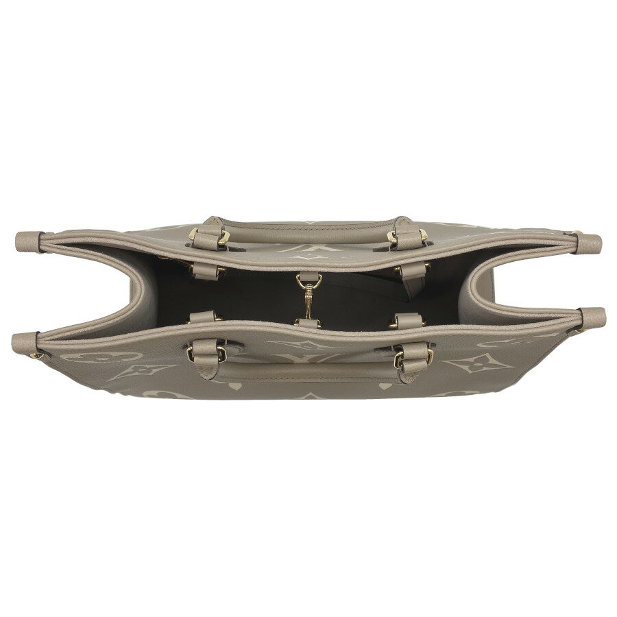 ルイヴィトン LOUIS VUITTON オンザゴー MM ハンドバッグ ショルダーバッグ 2WAY バイカラー モノグラム アンプラント トゥルトレール クレーム ベージュ M45494 VUITTON オンザゴー MM モノグラム クレーム LOUIS バイカラー アンプラント トゥルトレール ベージュ ブランドLOUIS ルイヴィトン商品名オンザゴー MM品番M45494サイズ約 横35cm×縦27cm×マチ14cmロングハンドル頂点からバッグ上部まで：24cmカラートゥルトレール 金具：ゴールド お使いのモニタにより色合いに違いがある場合がございます 素材バイカラー アンプラントレザー仕様開閉種別：フック内部：ファスナーポケット フラットポケット×2 ロングハンドル×2外部： その他： 付属品保存袋詳細説明長短2種類のハンドルで 手持ちやショルダーバッグとしてもお楽しみいただけるミディアムサイズの しなやかなグレインカーフレザーに ミディアムサイズのモノグラム･パターンをプリントとエンボス加工であしらいました 収納力に優れ ノートパソコンなどビジネスの必需品も持ち運べる汎用性の高さも魅力 日常使いに最適なバッグです 注意事項代引き手数料を含むご請求総額がを超える場合は 代金引換決済をご利用頂けません システム上 代引きでの注文が出来ますが注文は一度キャンセルさせていただきます 別の決済方法をお選び頂き再度ご注文いただきますようお願いいたします