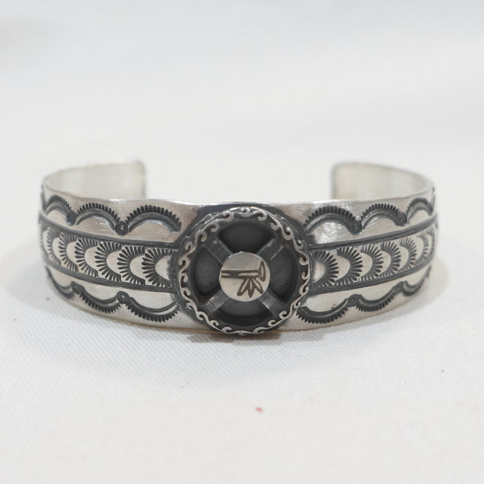 FN-JB-026 MEDICINE WHEEL STAMP BANGLE FNJB026 FLATHEAD フラットヘッド シルバー ブレス【送料無料..