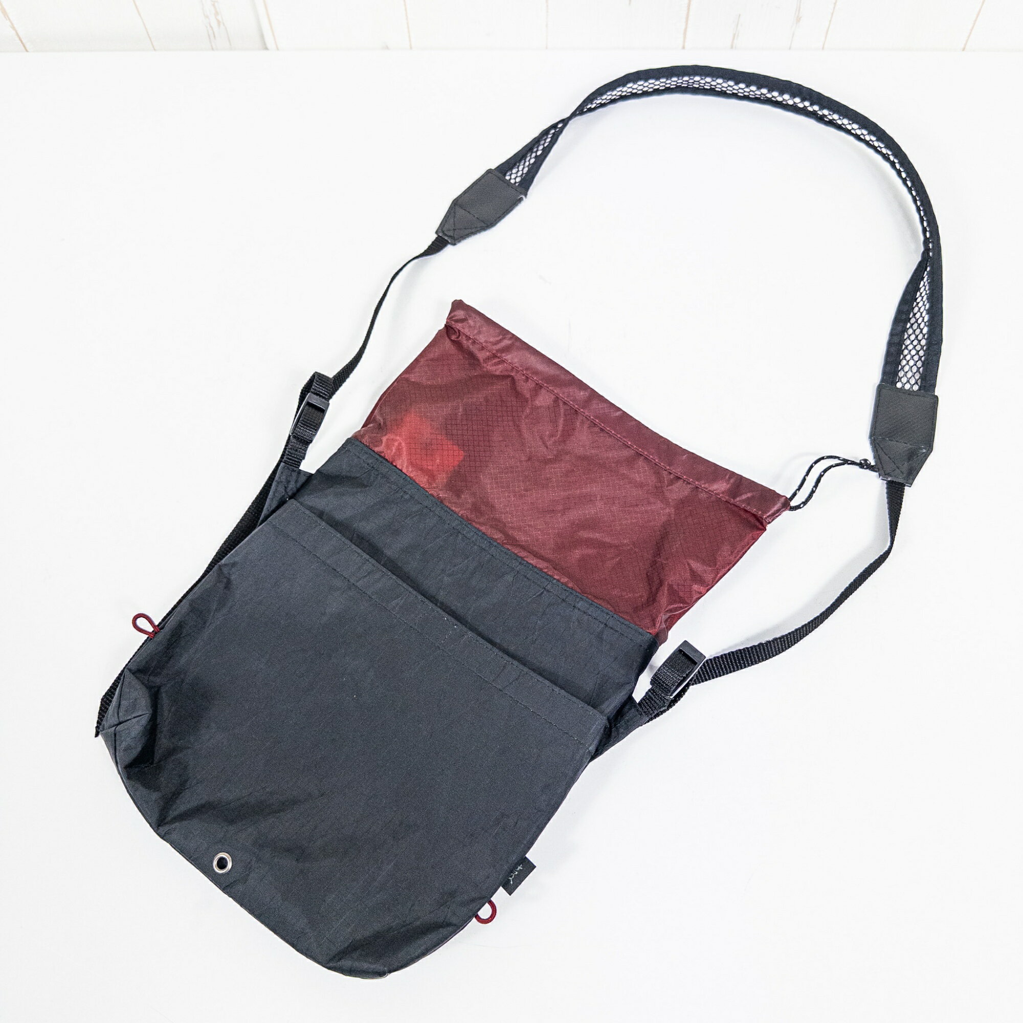 【OneSize ブラック系】 Shinogi By Axesquin ( 凌 By アクシーズクイン ) ヤマバッグXP サコッシュ スミイロ ナイロン バッグ ストレージ サコッシュポーチ X-Pac VX07 ( エックスパック VX07 ) z0005346