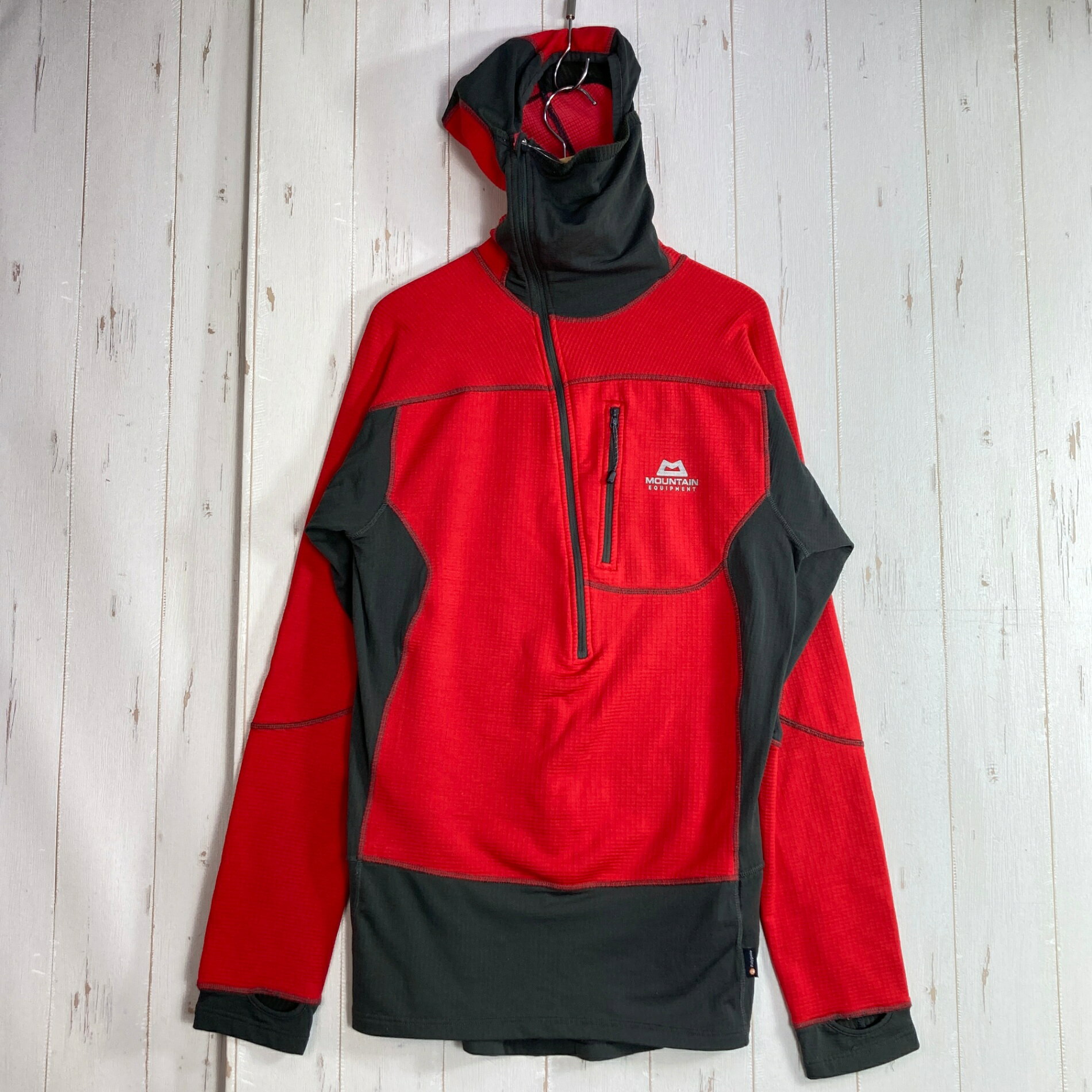 マウンテンイクイップメント アウトドアウェア メンズ 【Men's S レッド系】 Mountain Equipment ( マウンテンイクイップメント ) イクリプス フーデッド ジップ ティー Eclipse Hooded Zip Tee ポリエステル ウェア トップス アウター ジャケット フリース z0005