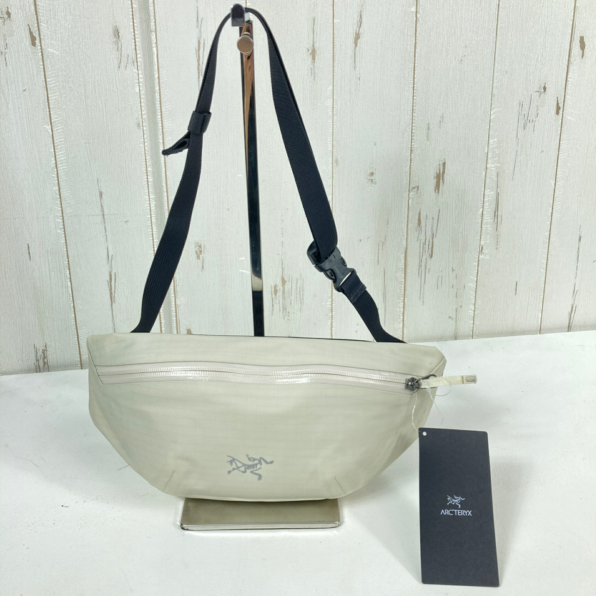 乐天商城 - 【OneSize アイボリー系】 Arcteryx ( アークテリクス ) グランヴィル クロスボディ バッグ Granville Crossbody Bag Sea Solt ナイロン バッグ ストレージ ウエストバッグ ヒップパック z00057410 Sea S