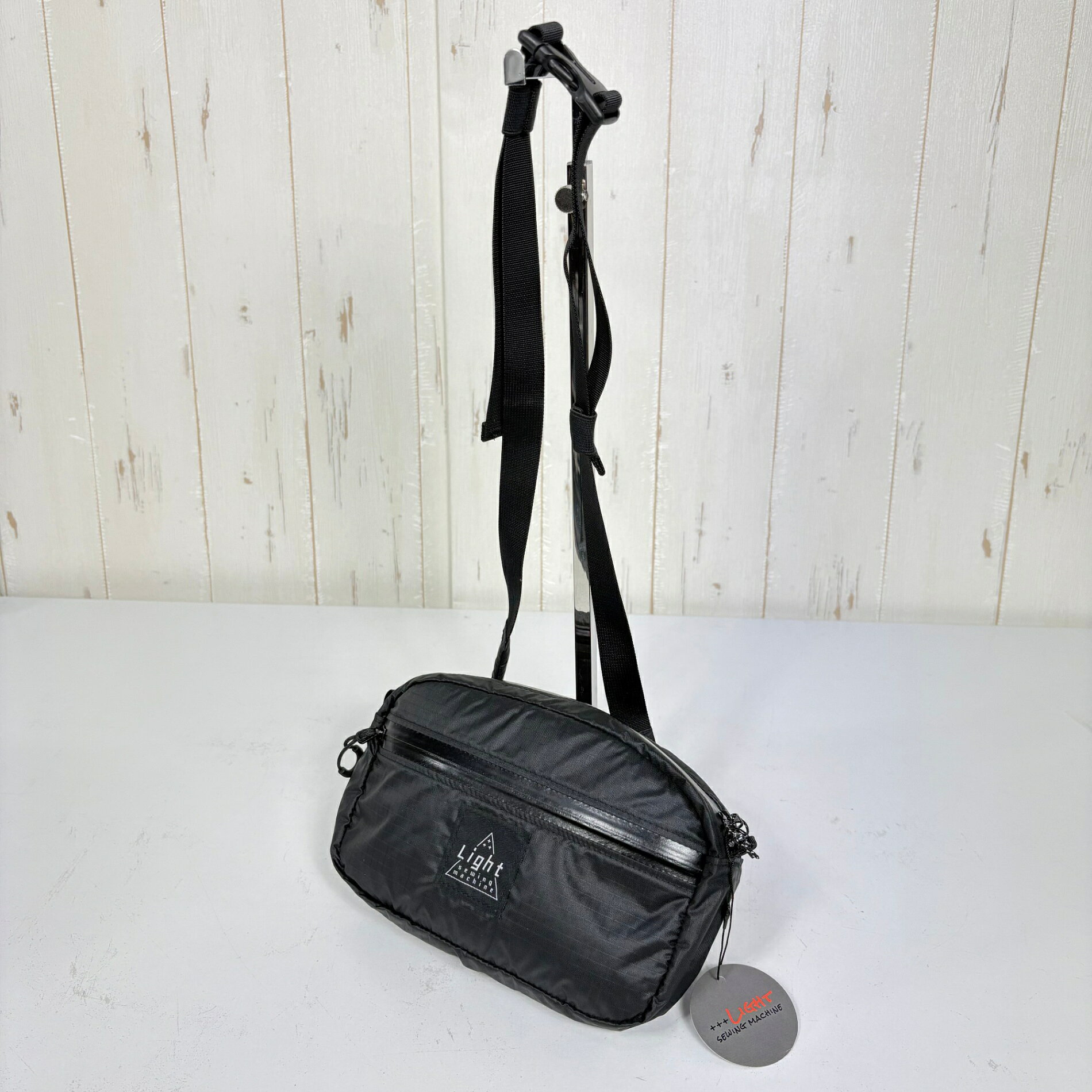 乐天商城 - 【OneSize ブラック系】 Light Sewing Machine ( ライトソーイングマシン ) コーニー Corny (70denier Polyurethane Coated Ripstop Nylon Fabric Ver.) ブラック z00057