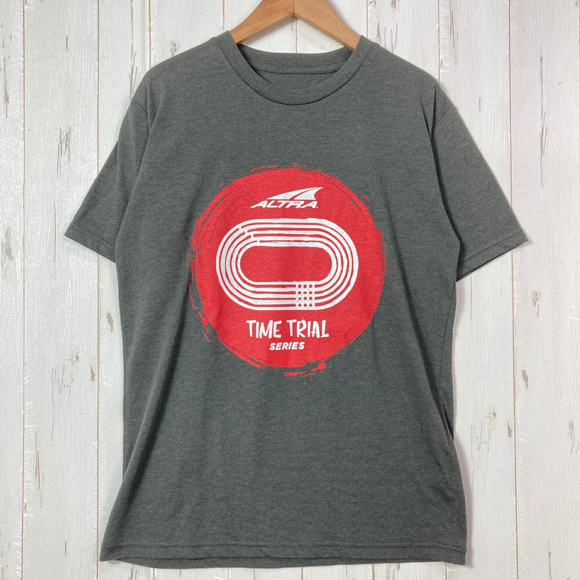 乐天商城 - 【Men's S グレー系】 Altra ( アルトラ ) タイムトレイル ティー Time Trail Tee ポリエステル ウェア トップス インナー シャツ ショートスリーブTシャツ クルーネック 化繊 z00055450 化繊 ショートスリーブTシャツ