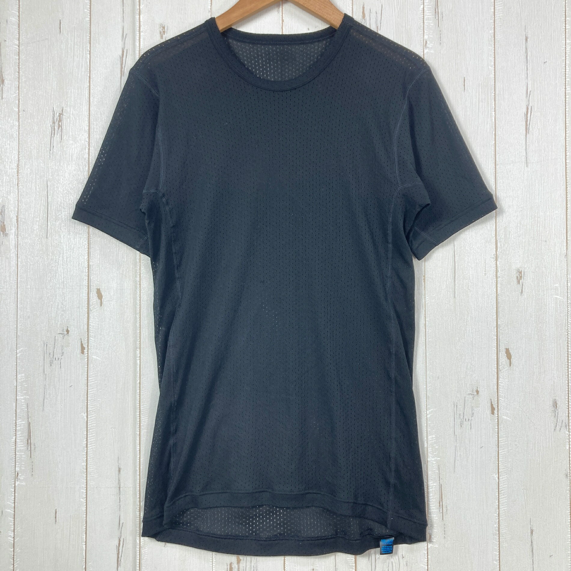 乐天商城 - 【Men's M ブラック系】 Finetrack ( ファイントラック ) ドライレイヤーベーシックT ポリエステル ウェア トップス インナー シャツ ショートスリーブTシャツ クルーネック 化繊 z00054541 化繊 ショートスリーブTシャツ クルーネッ