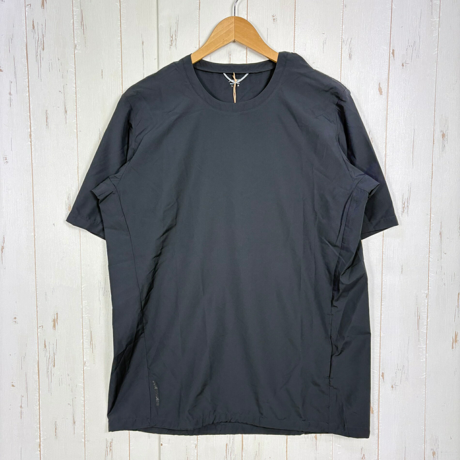 【Unisex M ブラック系】 Houdini ( フーディニ ) ウェザー ティー Weather Tee 159784 true black z00058236 true black 化繊 ショートスリーブTシャツ クルーネック インナー シャツ トップス ウェ