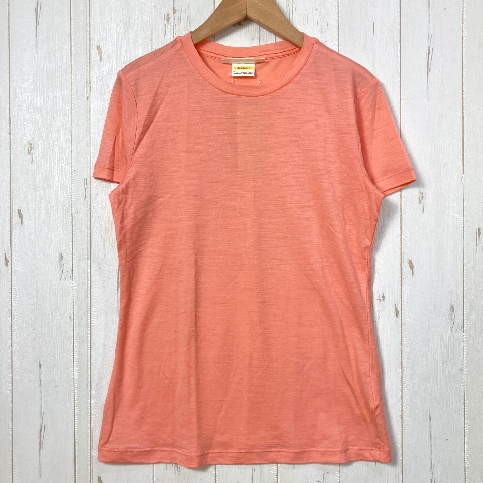 【Women's XS】【Women's XS ピンク系】Icebreaker ( アイスブレーカー ) メリノ 150 テックライト III ショートスリーブ ティー Merino 150 Tech Lite III Short Sleeve Tee メリノウール ウェア トップス インナー シャツ ショートスリーブTシャツ クルーネック ウール z00058028 ピンク系 ウェア トップス インナー シャツ ショートスリーブTシャツ クルーネック ウール ・セカンドギア在庫コード: ITB22I6416I4（お問い合わせの際はこちらをお伝え下さい） ・メーカー: Icebreaker ( アイスブレーカー ) ・型番: IB0A56Y8 ■生産情報 ・生産国: 中国 ( China ) ■素材情報 ・組成: ウール100% ■サイズ情報 ・Gender/Age: Women's ・代表サイズ: XS ■カラー ・カラー系統: ピンク系 ■コンディション ・グレード: 中古S ※グレーディング目安　 ├ 新品：当店オリジナル製品 ├ 未使用：新古品 ├ 中古S：新品同様 ├ 中古A：美中古 ├ 中古B：良い状態の中古 ├ 中古C：通常使用可能な中古 └ 中古D：通常使用困難な中古 ・コンディション詳細・備考: ■状態スコア：92 / 100 点 ■状態明細：微細な使用感 / ※内タグカット ■採寸値・実測値 ※全て外寸値です。また、手作業による採寸および簡易な秤による計測のため、誤差はご容赦下さい。 ・身幅: 42cm ・すそ幅: 44cm ・着丈: 59cm ・肩幅: 39cm ・そで丈: 16cm ・総重量（付属品等含む）: 96g ■カタログスペック ※以下はメーカー公表のスペック値をそのままにご紹介するものです。表現・仕様・付属物の有無等、お品物現品との完全な一致をお約束するものではございません。 オールシーズン使いやすい、ウール100％の薄手生地で仕上げたTシャツ。 暑くても寒くても衣服内の調湿に優れるメリノウール。天然繊維だけでできた優しい肌触りの着心地のよさを、肌から直に感じられます。 アウトドアから日常まで様々なシーンで取り入れやすいレギュラーシルエット。以前の同モデルに比べ、身幅が少しゆったりしています。 ※ ネコポス・圧縮梱包にご理解・ご協力をお願いします ※ こちらのお品物は基本的に『ネコポス』での発送となります。郵便ポストへの投函にて配達完了となります。また、出荷から配達までの追跡は宅急便と同様に可能ですのでご安心下さい。 当店では、コンパクトに梱包することが可能なお品物につきましては『ネコポス』での発送とさせて頂いております。ウェア・バッグ等の一部ファブリック系商品につきましては、『ネコポス』のシビアなサイズ規定を確実にクリアするため、脱気式圧縮袋を使用する場合がございます。それにより、お品物にシワ等が生じる可能性がございます。また、箱に収納されている状態のお品物（未開封品含む）につきましても、箱から出した状態にて梱包させて頂く可能性がございます。 当店では、原則として全品送料無料（店舗負担）にて発送をさせて頂いております。ですが、近年の燃料費・人件費・物価高騰により運送会社送料も上昇傾向にあり、送料の負担・吸収は年々難しくなってきております。お気軽にご注文頂けるよう、引き続き送料無料サービスを継続して参るため、何卒ご理解・ご協力のほどよろしくお願い致します。 なお、『ネコポス』での発送および圧縮梱包にご了承頂けない場合は、ご注文時に別の配送方法を選択下さい。