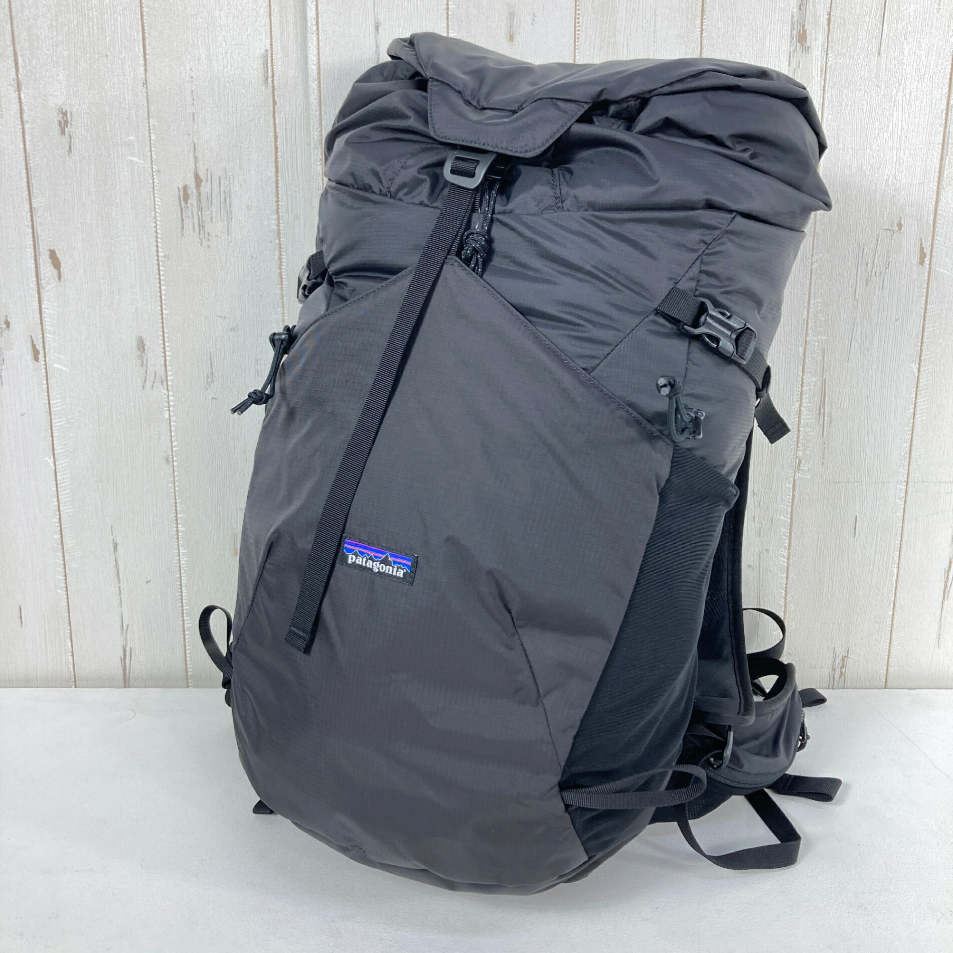  2025 Patagonia ( パタゴニア ) テラヴィア パック 28L Terravia Pack 28L ナイロン バッグ ストレージ バックパック デイパック 容量 z00058729 デイパック 容量【～29