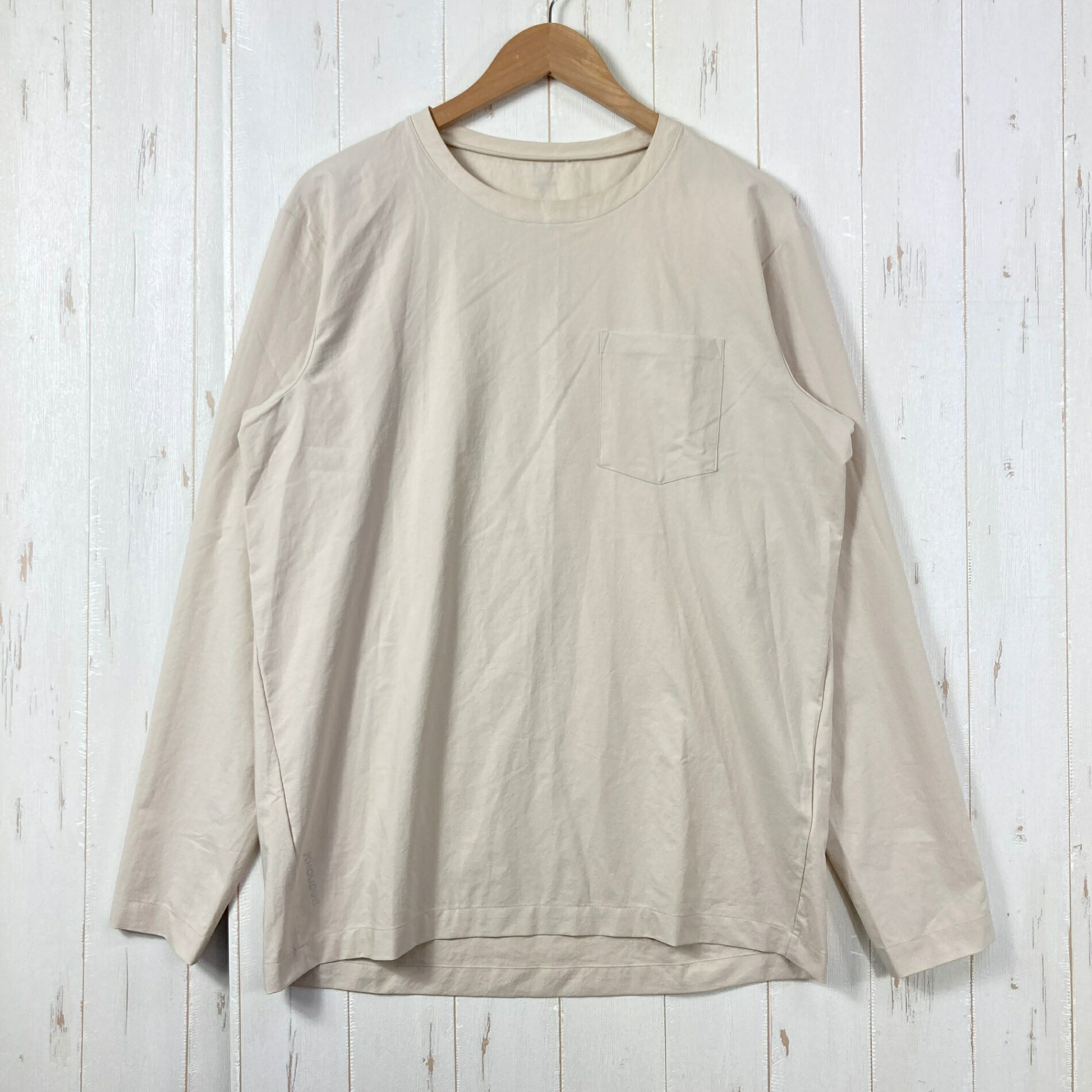 【Men's M】【Men's M ベージュ系】Houdini ( フーディニ ) カバー クルー Cover Crew ポリエステル ウェア トップス インナー シャツ ロングスリーブTシャツ クルーネック 化繊 z00059689 ベージュ系 ウェア トップス インナー シャツ ロングスリーブTシャツ クルーネック 化繊 ・セカンドギア在庫コード: ITK9J6CUD6Z4（お問い合わせの際はこちらをお伝え下さい） ・メーカー: Houdini ( フーディニ ) ・型番: 258694 ■生産情報 ・生産国: ポルトガル ( Portugal ) ■素材情報 ・組成: ポリエステル100% ■サイズ情報 ・Fit: International ・Gender/Age: Men's ・代表サイズ: M ■カラー ・カラー系統: ベージュ系 ■コンディション ・グレード: 中古A ※グレーディング目安　 ├ 新品：当店オリジナル製品 ├ 未使用：新古品 ├ 中古S：新品同様 ├ 中古A：美中古 ├ 中古B：良い状態の中古 ├ 中古C：通常使用可能な中古 └ 中古D：通常使用困難な中古 ・コンディション詳細・備考: ■状態スコア：81 / 100 点 ■状態明細：微細な使用感 / 若干の汚れ（首回り） ■採寸値・実測値 ※全て外寸値です。また、手作業による採寸および簡易な秤による計測のため、誤差はご容赦下さい。 ・身幅: 55cm ・すそ幅: 48cm ・着丈: 74cm ・肩幅: 50cm ・そで丈: 65cm ・総重量（付属品等含む）: 180g ■カタログスペック ※以下はメーカー公表のスペック値をそのままにご紹介するものです。表現・仕様・付属物の有無等、お品物現品との完全な一致をお約束するものではございません。 着心地の良いシンプルなクルーネックのロングスリーブシャツです。 リサイクルポリエステルで作られた生地のWish Wovenはソフトで、コットンのような肌触りと2ウェイストレッチの柔軟性をもち、トレッキングやキャンプでハードに使用できるほどの通気性と耐久性を兼ね備えます。 さらに化学薬品を使用することなくUPF50+の紫外線保護指数を備え、速乾性にも優れるため、カヤックやビーチなど水辺での遊びにも適しています。 左胸にはポケットを配し、レギュラーフィットのデザインを採用しています。 ※ ネコポス・圧縮梱包にご理解・ご協力をお願いします ※ こちらのお品物は基本的に『ネコポス』での発送となります。郵便ポストへの投函にて配達完了となります。また、出荷から配達までの追跡は宅急便と同様に可能ですのでご安心下さい。 当店では、コンパクトに梱包することが可能なお品物につきましては『ネコポス』での発送とさせて頂いております。ウェア・バッグ等の一部ファブリック系商品につきましては、『ネコポス』のシビアなサイズ規定を確実にクリアするため、脱気式圧縮袋を使用する場合がございます。それにより、お品物にシワ等が生じる可能性がございます。また、箱に収納されている状態のお品物（未開封品含む）につきましても、箱から出した状態にて梱包させて頂く可能性がございます。 当店では、原則として全品送料無料（店舗負担）にて発送をさせて頂いております。ですが、近年の燃料費・人件費・物価高騰により運送会社送料も上昇傾向にあり、送料の負担・吸収は年々難しくなってきております。お気軽にご注文頂けるよう、引き続き送料無料サービスを継続して参るため、何卒ご理解・ご協力のほどよろしくお願い致します。 なお、『ネコポス』での発送および圧縮梱包にご了承頂けない場合は、ご注文時に別の配送方法を選択下さい。