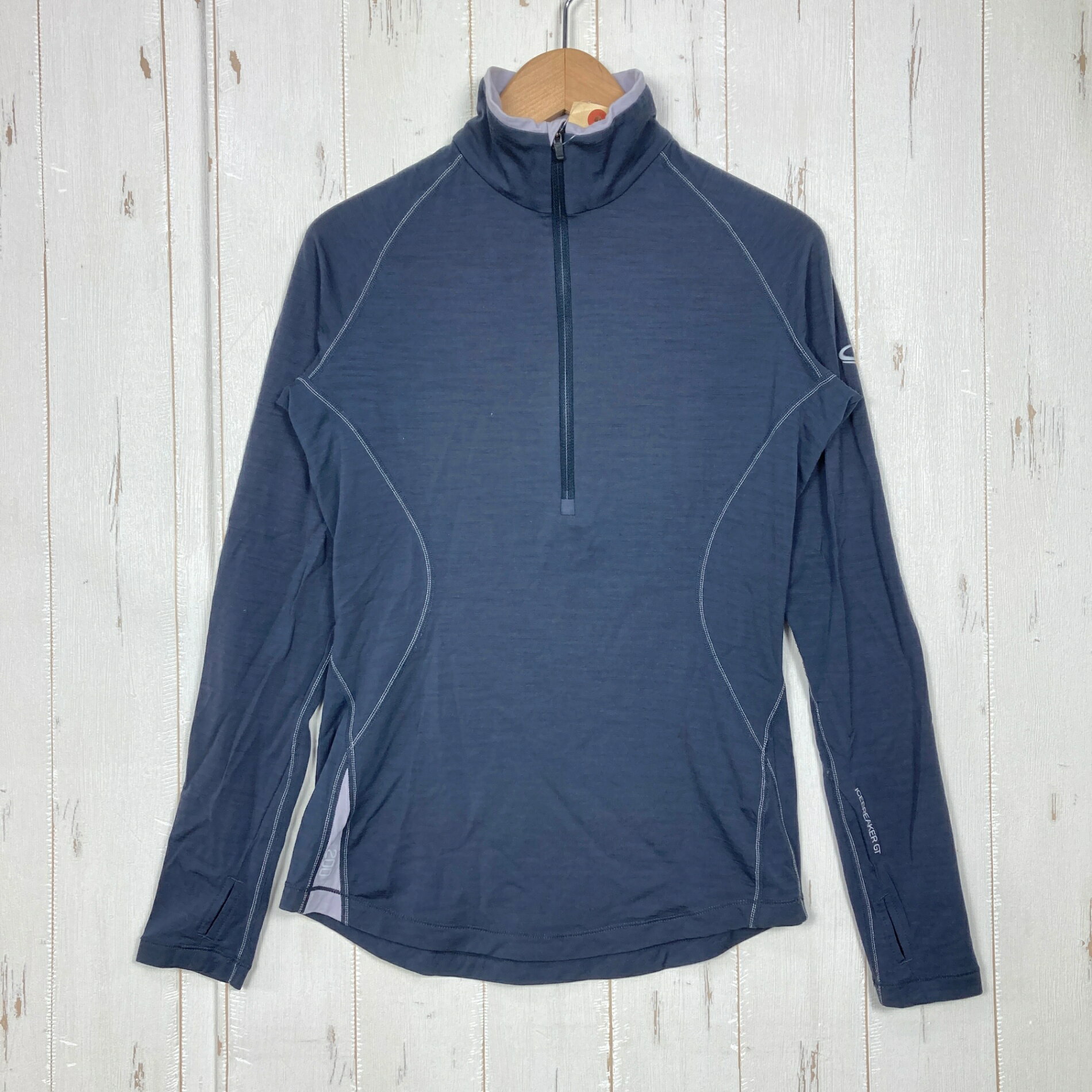 【Women's XS】【Women's XS グレー系】Icebreaker ( アイスブレーカー ) 200 メリノ テクニカル ロングスリーブ ティー 200 Merino Technical Longsleeve Tee メリノウール ウェア トップス インナー シャツ ロングスリーブシャツ ウール z00059354 グレー系 ウェア トップス インナー シャツ ロングスリーブシャツ ウール ・セカンドギア在庫コード: ITVWPY8HUXDI（お問い合わせの際はこちらをお伝え下さい） ・メーカー: Icebreaker ( アイスブレーカー ) ■生産情報 ・生産国: 中国 ( China ) ■素材情報 ・組成: ウール97% / ポリウレタン3% ■サイズ情報 ・Gender/Age: Women's ・代表サイズ: XS ■カラー ・カラー系統: グレー系 ■コンディション ・グレード: 中古A ※グレーディング目安　 ├ 新品：当店オリジナル製品 ├ 未使用：新古品 ├ 中古S：新品同様 ├ 中古A：美中古 ├ 中古B：良い状態の中古 ├ 中古C：通常使用可能な中古 └ 中古D：通常使用困難な中古 ・コンディション詳細・備考: ■状態スコア：83 / 100 点 ■状態明細：旧モデル / 微細な使用感 ■採寸値・実測値 ※全て外寸値です。また、手作業による採寸および簡易な秤による計測のため、誤差はご容赦下さい。 ・身幅: 43cm ・すそ幅: 37cm ・着丈: 59cm ・ゆき丈: 73cm ・総重量（付属品等含む）: 190g ※ ネコポス・圧縮梱包にご理解・ご協力をお願いします ※ こちらのお品物は基本的に『ネコポス』での発送となります。郵便ポストへの投函にて配達完了となります。また、出荷から配達までの追跡は宅急便と同様に可能ですのでご安心下さい。 当店では、コンパクトに梱包することが可能なお品物につきましては『ネコポス』での発送とさせて頂いております。ウェア・バッグ等の一部ファブリック系商品につきましては、『ネコポス』のシビアなサイズ規定を確実にクリアするため、脱気式圧縮袋を使用する場合がございます。それにより、お品物にシワ等が生じる可能性がございます。また、箱に収納されている状態のお品物（未開封品含む）につきましても、箱から出した状態にて梱包させて頂く可能性がございます。 当店では、原則として全品送料無料（店舗負担）にて発送をさせて頂いております。ですが、近年の燃料費・人件費・物価高騰により運送会社送料も上昇傾向にあり、送料の負担・吸収は年々難しくなってきております。お気軽にご注文頂けるよう、引き続き送料無料サービスを継続して参るため、何卒ご理解・ご協力のほどよろしくお願い致します。 なお、『ネコポス』での発送および圧縮梱包にご了承頂けない場合は、ご注文時に別の配送方法を選択下さい。