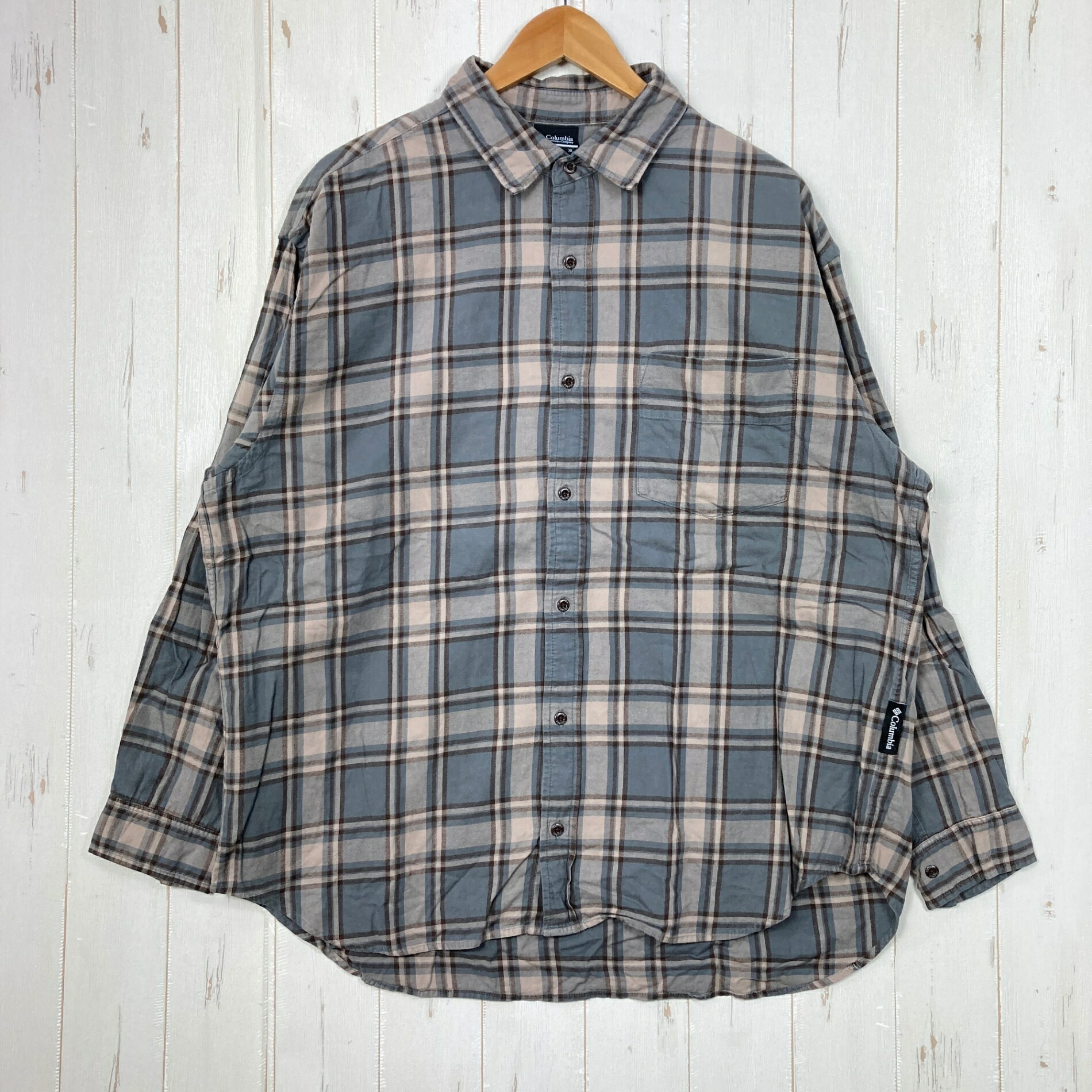 【Men's XL】【Men's XL ベージュ系】Columbia ( コロンビア ) オーガスタビュー ロングスリーブ シャツ フランネルシャツ ネルシャツ コットン ウェア トップス インナー シャツ ロングスリーブシャツ コットン z00059472 ベージュ系 ウェア トップス インナー シャツ ロングスリーブシャツ コットン ・セカンドギア在庫コード: ITANL06MVGQU（お問い合わせの際はこちらをお伝え下さい） ・メーカー: Columbia ( コロンビア ) ・型番: PM5939 ■生産情報 ・生産国: ベトナム ( Viet Nam ) ■素材情報 ・組成: コットン100% ■サイズ情報 ・Gender/Age: Men's ・代表サイズ: XL ■カラー ・カラー系統: ベージュ系 ■コンディション ・グレード: 中古B ※グレーディング目安　 ├ 新品：当店オリジナル製品 ├ 未使用：新古品 ├ 中古S：新品同様 ├ 中古A：美中古 ├ 中古B：良い状態の中古 ├ 中古C：通常使用可能な中古 └ 中古D：通常使用困難な中古 ・コンディション詳細・備考: ■状態スコア：64 / 100 点 ■状態明細：旧モデル / 若干の使用感 / 若干の毛羽立ち（首回り・袖口などの各所） / 微細な色落ち（各所） ■採寸値・実測値 ※全て外寸値です。また、手作業による採寸および簡易な秤による計測のため、誤差はご容赦下さい。 ・身幅: 67cm ・すそ幅: 63cm ・着丈: 78cm ・肩幅: 55cm ・そで丈: 58cm ・総重量（付属品等含む）: 330g