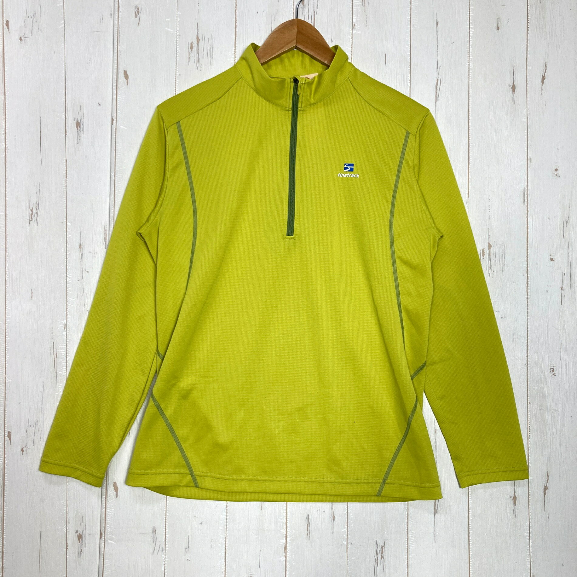 【Men's M】【Men's M イエロー系】Finetrack ( ファイントラック ) ドラウト エア ジップ ネック Drought Air Zip Neck ポリエステル ウェア トップス インナー シャツ ロングスリーブシャツ 化繊 z00059824 イエロー系 ウェア トップス インナー シャツ ロングスリーブシャツ 化繊 ・セカンドギア在庫コード: IT3RJ66RGOGO（お問い合わせの際はこちらをお伝え下さい） ・メーカー: Finetrack ( ファイントラック ) ■生産情報 ・生産国: 日本 ( Japan ) ■素材情報 ・組成: ポリエステル100% ■サイズ情報 ・Fit: Asian ・Gender/Age: Men's ・代表サイズ: M ■カラー ・カラー系統: イエロー系 ■コンディション ・グレード: 中古C ※グレーディング目安　 ├ 新品：当店オリジナル製品 ├ 未使用：新古品 ├ 中古S：新品同様 ├ 中古A：美中古 ├ 中古B：良い状態の中古 ├ 中古C：通常使用可能な中古 └ 中古D：通常使用困難な中古 ・コンディション詳細・備考: ■状態スコア：57 / 100 点 ■状態明細：旧モデル / 若干の使用感 / 若干のスレ（背面上部などの各所） / 若干のひきつり（腹部などの各所） ■採寸値・実測値 ※全て外寸値です。また、手作業による採寸および簡易な秤による計測のため、誤差はご容赦下さい。 ・身幅: 49cm ・すそ幅: 45cm ・着丈: 66cm ・ゆき丈: 80cm ・総重量（付属品等含む）: 170g ※ ネコポス・圧縮梱包にご理解・ご協力をお願いします ※ こちらのお品物は基本的に『ネコポス』での発送となります。郵便ポストへの投函にて配達完了となります。また、出荷から配達までの追跡は宅急便と同様に可能ですのでご安心下さい。 当店では、コンパクトに梱包することが可能なお品物につきましては『ネコポス』での発送とさせて頂いております。ウェア・バッグ等の一部ファブリック系商品につきましては、『ネコポス』のシビアなサイズ規定を確実にクリアするため、脱気式圧縮袋を使用する場合がございます。それにより、お品物にシワ等が生じる可能性がございます。また、箱に収納されている状態のお品物（未開封品含む）につきましても、箱から出した状態にて梱包させて頂く可能性がございます。 当店では、原則として全品送料無料（店舗負担）にて発送をさせて頂いております。ですが、近年の燃料費・人件費・物価高騰により運送会社送料も上昇傾向にあり、送料の負担・吸収は年々難しくなってきております。お気軽にご注文頂けるよう、引き続き送料無料サービスを継続して参るため、何卒ご理解・ご協力のほどよろしくお願い致します。 なお、『ネコポス』での発送および圧縮梱包にご了承頂けない場合は、ご注文時に別の配送方法を選択下さい。