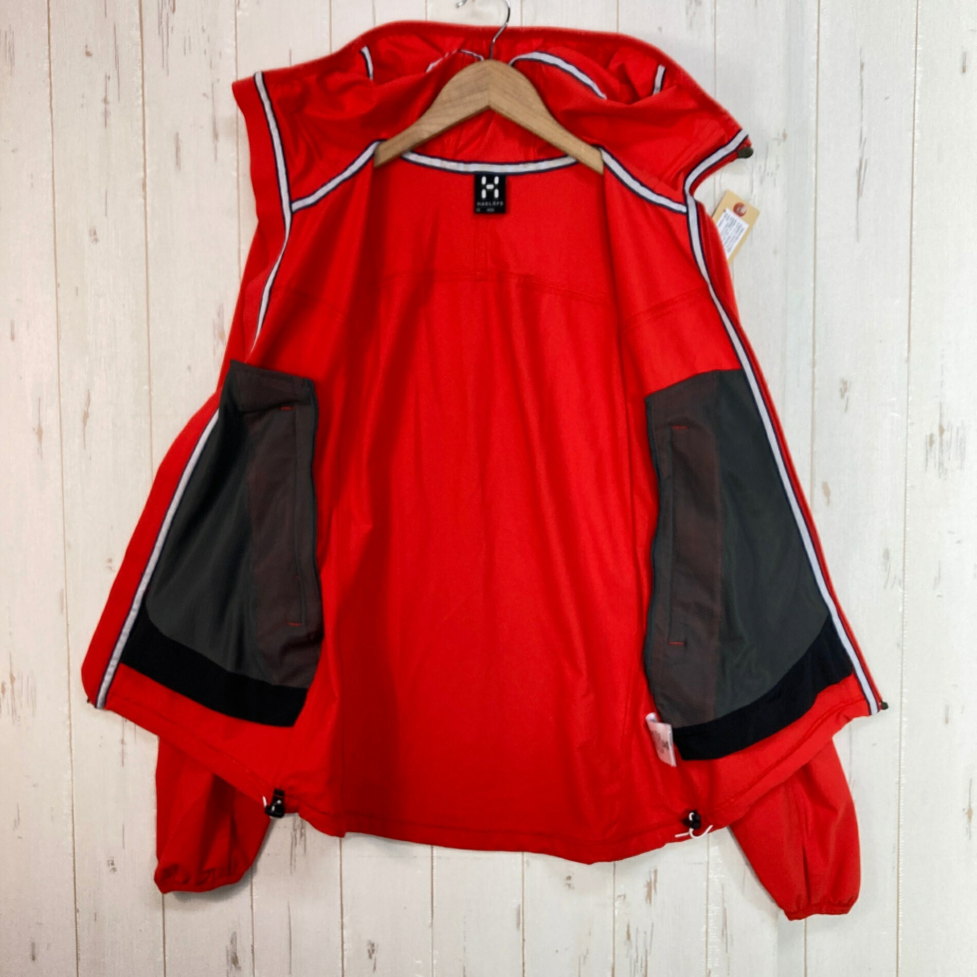 セカンドギア 2ndGear 楽天市場店の【Men's XS レッド系】 Haglofs ( ホグロフス ) ボア フード Boa Bood ソフトシェル フーディ ジャケット ナイロン ウェア トップス アウター ジャケット ソフトシェル z00060384 ソフトシェル アウター ジャケット トップス｜アングル3