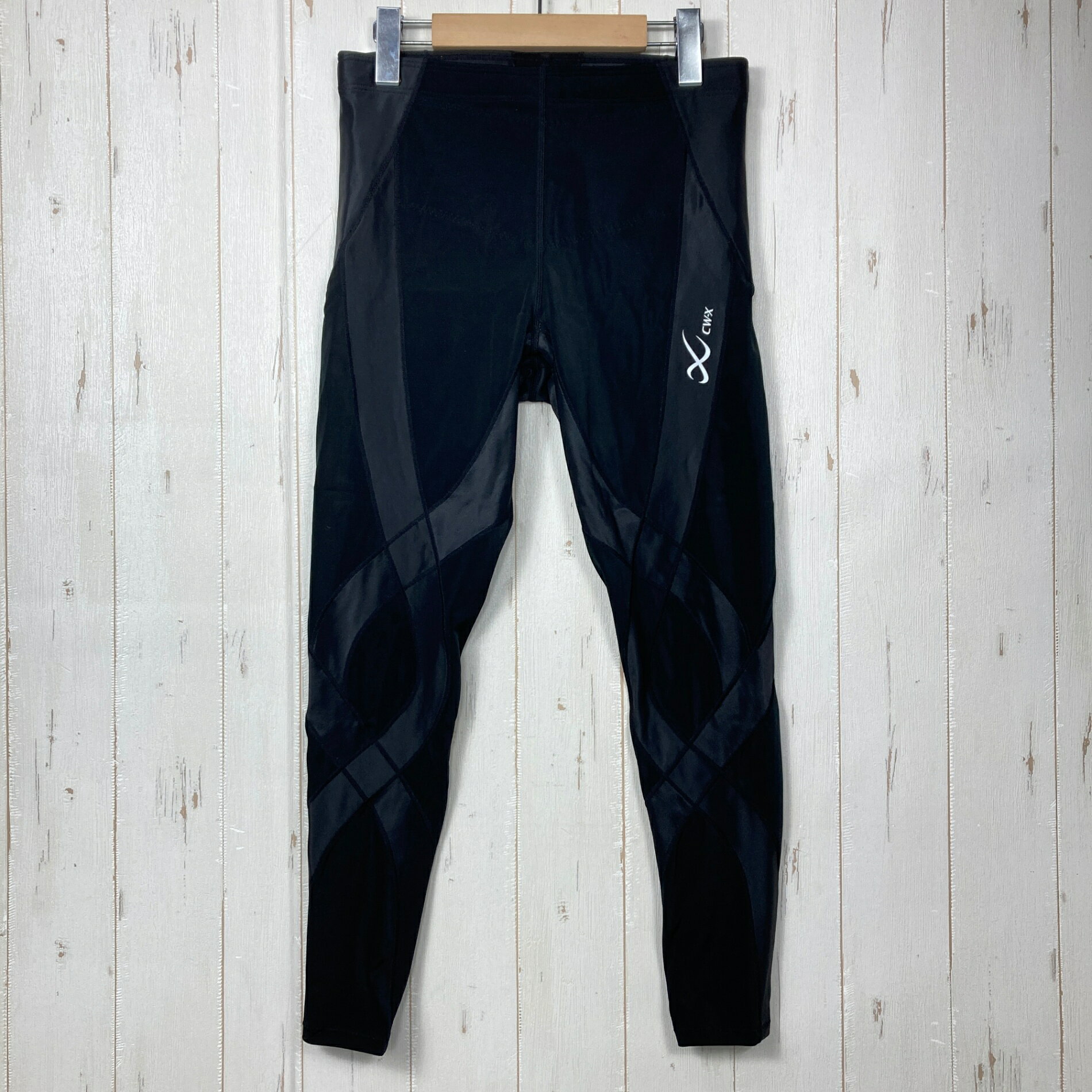 【Women's M】【Women's M ブラック系】Cw-X ( シーダブリューエックス ) ジェネレーターモデル Generator Model ウェア ボトムス タイツ z00060205 ブラック系 ウェア ボトムス タイツ ・セカンドギア在庫コード: ITI5TJ40X6AS（お問い合わせの際はこちらをお伝え下さい） ・メーカー: Cw-X ( シーダブリューエックス ) ■サイズ情報 ・Gender/Age: Women's ・代表サイズ: M ・サイズ備考: ※表記判読不能のためサイズは推定です。実測値をご参照の上ご検討下さい。 ■カラー ・カラー系統: ブラック系 ■コンディション ・グレード: 中古A ※グレーディング目安　 ├ 新品：当店オリジナル製品 ├ 未使用：新古品 ├ 中古S：新品同様 ├ 中古A：美中古 ├ 中古B：良い状態の中古 ├ 中古C：通常使用可能な中古 └ 中古D：通常使用困難な中古 ・コンディション詳細・備考: ■状態スコア：78 / 100 点 ■状態明細：微細な使用感 / 微細な毛玉（背面・ひざなどの各所） / ※内タグカット（サイズ判読不能） ■採寸値・実測値 ※全て外寸値です。また、手作業による採寸および簡易な秤による計測のため、誤差はご容赦下さい。 ・総丈: 82cm ・平置胴囲: 70cm ・最大胴囲: 76cm ・股下: 61cm ・股上: 30cm ・わたり: 24cm ・すそ幅: 10cm ・総重量（付属品等含む）: 280g ■カタログスペック ※以下はメーカー公表のスペック値をそのままにご紹介するものです。表現・仕様・付属物の有無等、お品物現品との完全な一致をお約束するものではございません。 サポート部位：股関節、腰、おしり、ふともも、ひざ、ふくらはぎ 設計：CW-X独自の段階着圧 ■マラソン・球技・スキー・スノーボード等、カラダへの負荷が強いスポーツにおすすめ ●CW-X独自のテーピング原理で着地時の衝撃からひざを守る。サポートラインが筋肉のムダな動きを抑え、運動時の筋肉の疲労軽減が期待できます ※ ネコポス・圧縮梱包にご理解・ご協力をお願いします ※ こちらのお品物は基本的に『ネコポス』での発送となります。郵便ポストへの投函にて配達完了となります。また、出荷から配達までの追跡は宅急便と同様に可能ですのでご安心下さい。 当店では、コンパクトに梱包することが可能なお品物につきましては『ネコポス』での発送とさせて頂いております。ウェア・バッグ等の一部ファブリック系商品につきましては、『ネコポス』のシビアなサイズ規定を確実にクリアするため、脱気式圧縮袋を使用する場合がございます。それにより、お品物にシワ等が生じる可能性がございます。また、箱に収納されている状態のお品物（未開封品含む）につきましても、箱から出した状態にて梱包させて頂く可能性がございます。 当店では、原則として全品送料無料（店舗負担）にて発送をさせて頂いております。ですが、近年の燃料費・人件費・物価高騰により運送会社送料も上昇傾向にあり、送料の負担・吸収は年々難しくなってきております。お気軽にご注文頂けるよう、引き続き送料無料サービスを継続して参るため、何卒ご理解・ご協力のほどよろしくお願い致します。 なお、『ネコポス』での発送および圧縮梱包にご了承頂けない場合は、ご注文時に別の配送方法を選択下さい。
