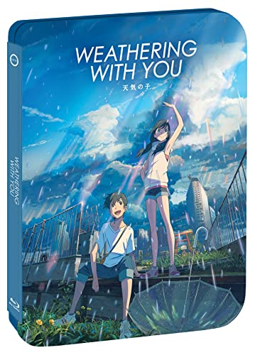 商品内容天気の子 劇場版コンボパック スチールブック仕様 ブルーレイ+DVDセット【Blu-ray】北米　正規品【※確認事項※】を必ずご確認いただき再生環境をご承諾後にご購入お願いたします。再生環境が理由または開封後のご返品にはご対応できません事、ご了承ください。発売日：2020/09/15■音声　：日本語 / 英語 ■字幕　：英語 ■BD規格　：Code A ※ご視聴には国コードの設定が必要（PS3，4はそのままご視聴可能）な場合があります■DVD規格　：Code 1 ※ご視聴にはリージョンフリープレイヤーまたはパソコン等が必要です■詳細　：DVD 1枚組 Blu-ray 1枚組劇場版が収録されております。2021年（令和3年）6月。神津島で暮らす高校1年生、森嶋帆高（もりしま ほだか）は家出し、フェリー「さるびあ丸」で東京にやって来た。ネットカフェで暮らすが、アルバイトにも就けないまま所持金ばかり減っていき、フェリーで知り合ったライターの須賀圭介（すが けいすけ）の元を訪ねる。圭介は姪の夏美（なつみ）と2人で雑誌に記事を寄稿する零細編集プロダクションを営んでいた。帆高は住み込み・食事付きの条件に惹かれ、そこで働き始める。その夏の関東地方は、異常気象により長期間にわたって雨の日が続いていた。そんな中、一時的な晴天を呼ぶ「100%の晴れ女」の都市伝説が流れていた。帆高はある事件で天野陽菜（あまの ひな）という少女と出会う。彼女こそが「晴れ女」であり、祈ることで短時間、局地的だが確実に雲の晴れ間を作る能力を持っていた。 映像特典: Interview with Makoto Shinkai， ""Weather Front' Featurette， Exploring Makoto Shinkai's Filmography， Theatrical Trailers and TV Spots.※確認事項※・ブルーレイについて　リージョンコードは日米共通ですが、こちらの商品はご視聴されるデッキの「国コード」を設定で「日本以外」に設定する必要がある場合があります。　ご購入の前にお持ちのデッキが国コードをアメリカ等に変更できるかどうかご確認ください。　PS3，PS4では設定なしでご視聴可能です。・DVDについて　リージョン【1】【NTSC】一般的な日本製のDVDプレイヤーでは再生することができません。　リージョンフリーのDVDプレイヤー，パソコン等でご視聴可能です。・音声について　【日本語音声あり】の商品については日本で発売されている商品と同様に日本語オリジナル音声でご覧頂けます。※発送方法※日本郵便ゆうパケット　追跡番号付きにて発送となります。（代引不可）ギフトラッピングはご対応できません。※商品の納期について※【在庫あり】の場合即納。ご購入確定後、1〜2営業日（休業日除く）にて発送いたします【取寄せ】の場合ご購入確定後、メーカー（アメリカ，ヨーロッパ）より取り寄せ。ご注文確定後1〜3週間で弊社到着。翌日〜翌々日（休業日除く）に発送【予約】の場合発売後、メーカー（アメリカ，ヨーロッパ）より取り寄せ。発売から1〜3週間で弊社到着。翌日〜翌々日（休業日除く）に発送