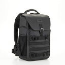 Axis v2 LT 18L Backpack前面MOLLE対応のデザインが印象的なTENBA Axisシリーズより、機動性が向上した小型モデル。TENBA Axis V2は、その名の通り、フィールドワークにおける軸(Axis)として、フォトグラファーを支え続けます。内寸(約)カメラ収納部 : 横幅24×高さ38×奥行14cm 外寸(約) : 横幅27×高さ43×奥行20cm 製品重量(約) : 1.4kg 収納例 : ミラーレス/一眼レフ1-2台 + レンズ4-6本(70-200mmf2.8)+ノートPC14インチ(35cm)/ MacBookPro14 AirTagポケット付き レインカバー付属 カラー : ブラック 原産国 : 中国■送料 送料無料。但し、沖縄・離島を含む(一部配送不可地域)のご注文は配達不可のためキャンセルさせて頂きます。