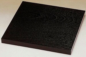上品な正方形の敷き板です。 国産品。片面仕上げ。天板保護用の不織布なし。ボール箱入り。 正方形の上品な敷き板です。 商品名正角板　黒塗り サイズ6号：約幅18X奥行18X高さ1.8cm 材質MDF（省資源木質繊維板/ニュージーランドより輸入）ボード 木目は人造杢のプリントシート ウレタン塗装仕上げ 備考商品の性質上、色彩、柄、サイズ、形状等が多少異なる場合があります。 送料送料無料北海道・沖縄・離島を含む(一部配送不可地域)のご注文は配達不可のためキャンセルさせて頂きます。