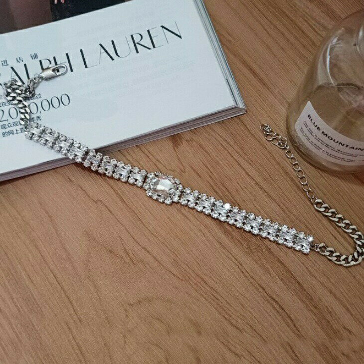 チョーカービジューキラキラベルトモチーフシルバーチェーンシルバー銀アクセサリーネックネックレスおしゃれ小物秋冬ファッションレディースお出かけinsデート韓国トレンドママガール