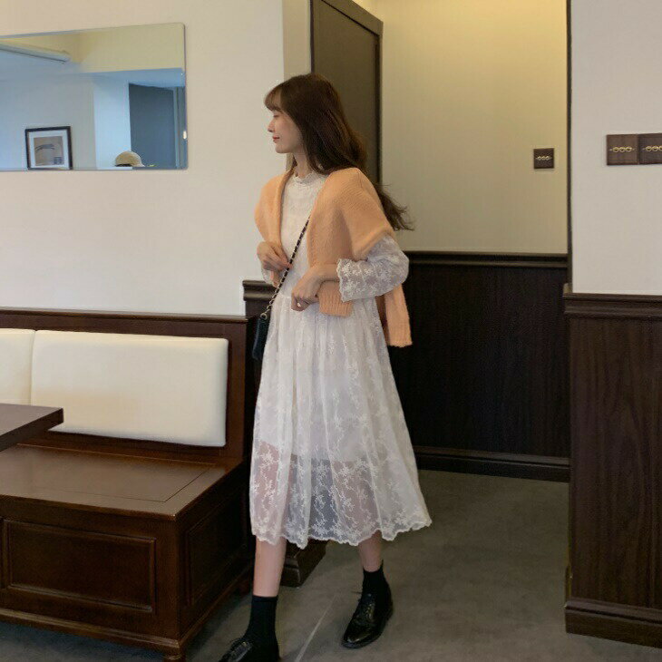 樂天商城 - 送料無料 レースワンピ 総レース ハイネックネック 袖フリル レディース 透け感 袖あり ナチュラル ふんわり ミモレ丈 可愛い ロング 裾フリル ベージュ インナー付き ゆったり 体型カバー シンプル 長袖 ロング丈 通勤 デート カジュアル お出かけ