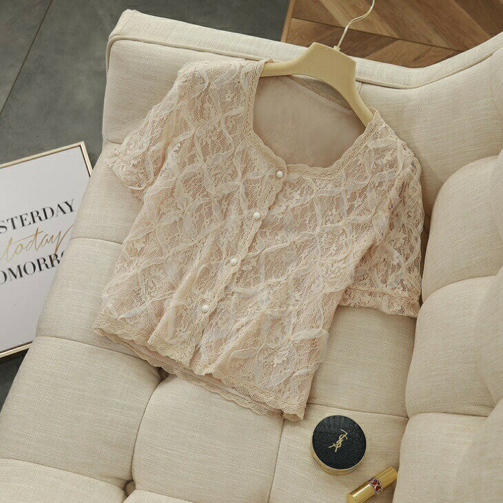 樂天商城 - レース トップス シースルー ブラウス 刺繍 ベスト シャツ 裾レース パール ボタン 透け感 半袖 レディース お出かけ お呼ばれ フォーマル オフィス 春 夏 秋 オフィス カジュアル ママ ママファッション プチプラ