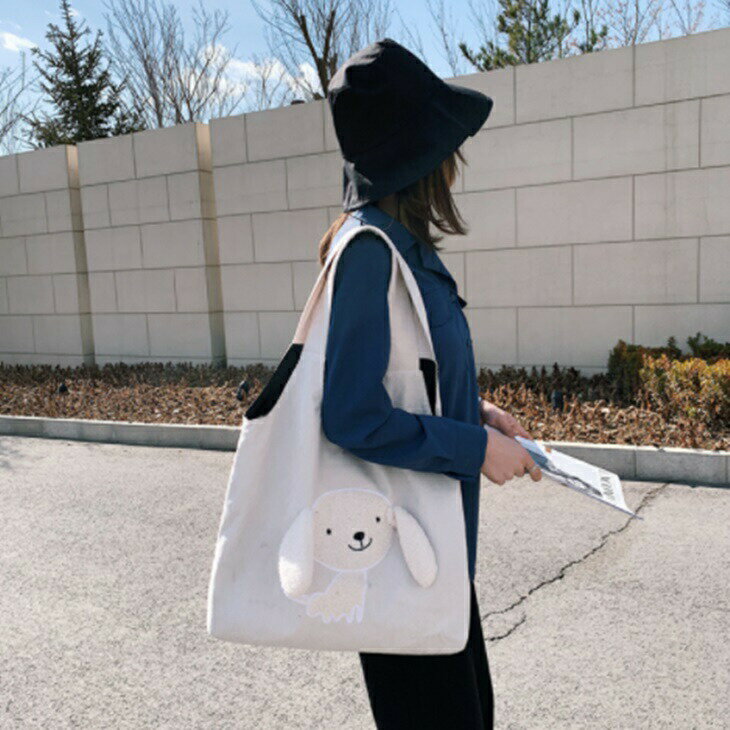 可愛いショルダーバッグ マスコットキャラクター付き お買い物バッグ お出かけバッグ 大人カジュアル 総合福袋 大人コーデ 韓国ファッション 韓国コーデ 面白バッグ ママファッション アラサーファッション 荒田 コーデ Ins ママコーデ 被らないバッグ