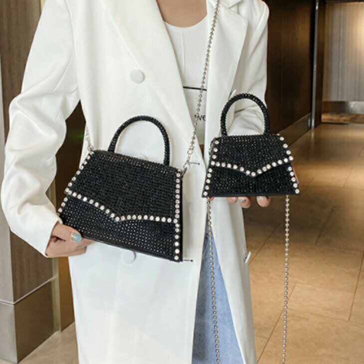 樂天商城 - スタッズ付ショルダーバッグ メッセンジャーバッグ ハンドバッグ タウンバッグ お出かけ用 大人コーデ アラサーコーデ アラサーファッション 大人カジュアル アラフォーコーデ アラサーママ ワンマイルファッション シンプルライフ 韓国コーデ 大人韓国コーデ