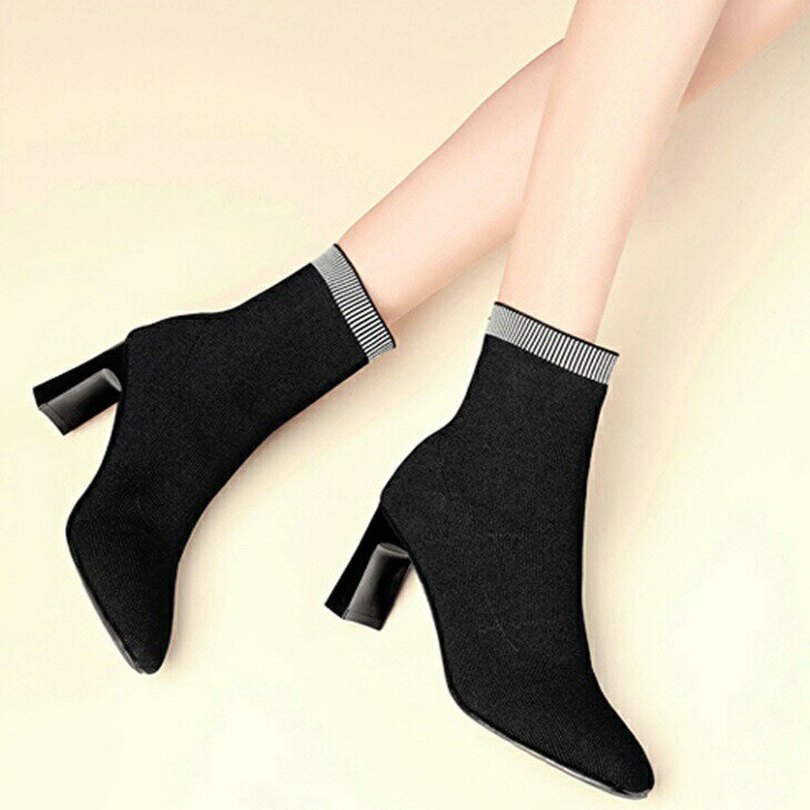 ハイヒールソックスブーツ アンクルブーツ ニットブーツ 大人ブーツ ノーブランド 秋冬ブーツ 大人かっこいいブーツ アラサーコーデ 大人カジュアル アラサーファッション アラサーママ アラフォーコーデ　ヒール高7cm ins 韓国風 ママコーデ