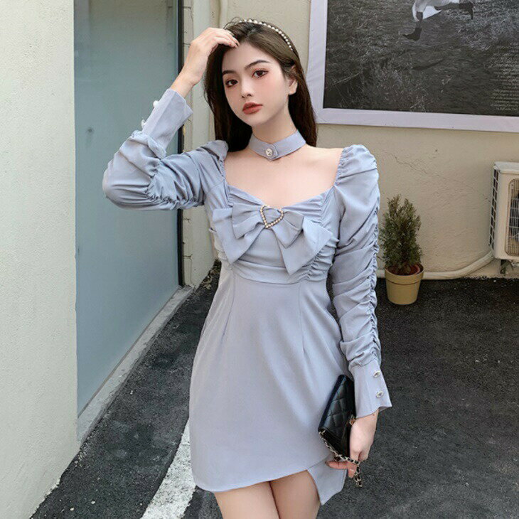 胸元の空いた大きなリボンのワンピース ふわっとシンプルなワンピ フェアリーワンピース 綺麗ワンピ フレグランスワンピ 大人カジュアル きれかわワンピ 大人ファッション 大人コーデ 大人カジュアル 大人韓国コーデ アラサーファッション アラサーコーデ