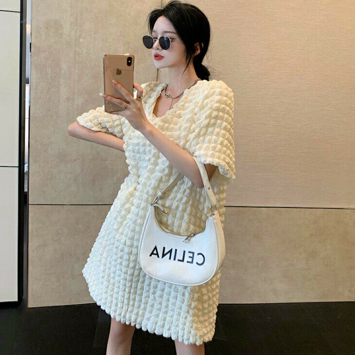 もこもこワッフルワンピース Vネックルーズワンピ 半袖ナチュラルワンピース 普段着ワンピ ミドル丈ワンピ 大人ワンピコーデ 大人カジュアル 大人ファッション 大人コーデ アラサーファッション アラサーコーデ アラフォーコーデ 大人韓国コーデ ins