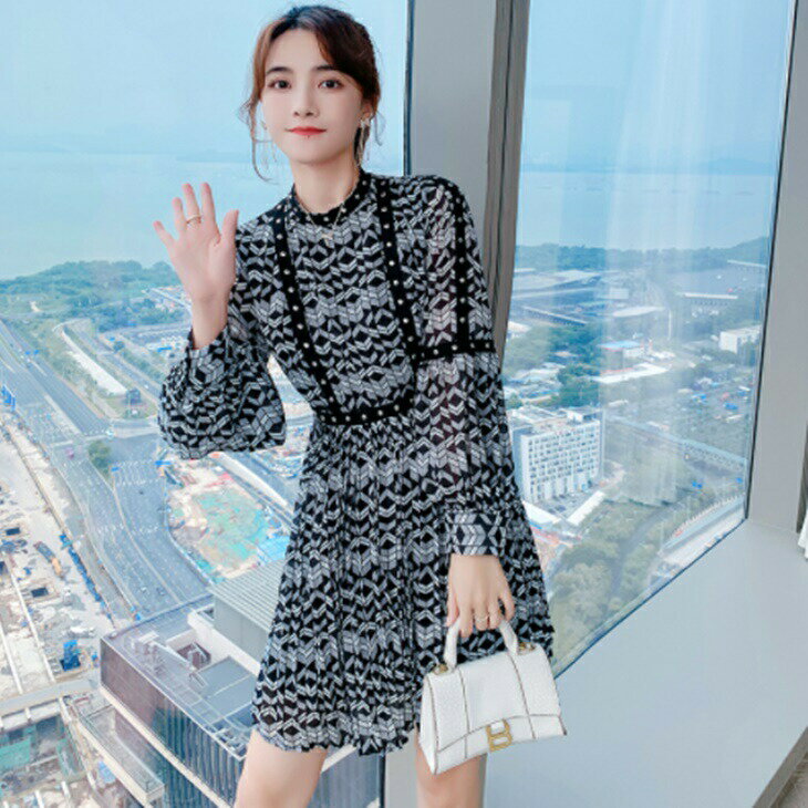 プリーツが可愛いショートフェアリー長袖シフォンワンピース 大人ワンピ ナチュラルワンピ アラサーちゃん 大人ココイチコーデ お出かけコーデ アラサーコーデ アラフォーコーデ 大人ファッション 大人コーデ ワンマイルコーデ ins