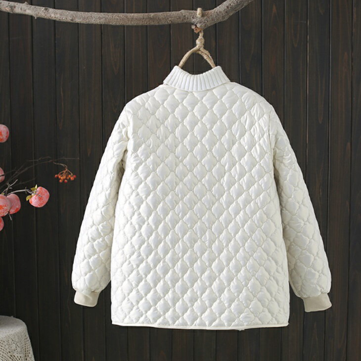 大きいサイズ キルティングジャケット 中綿ミドルジャケットコート 薄手ジャケットコート ゆったりノーカラー 秋冬お出かけ用 ママコーデ オフィスカジュアル 大人カジュアル アラサーコーデ アラフォーコーデ ナチュラルコーデ ワンマイルコーデ XL〜4XL