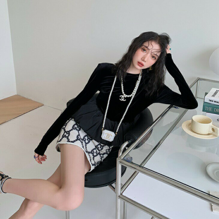 ロータスリーブつぼみスカート風ブラウスシャツ+格子柄タイトスカート 綺麗目セットアップ 大人カジュアル アラサーちゃん アラサーコーデ アラフォーコーデ シンプルコーデ 大人ファッション 大人コーデ 大人韓国コーデ ins ワンマイルコーデ