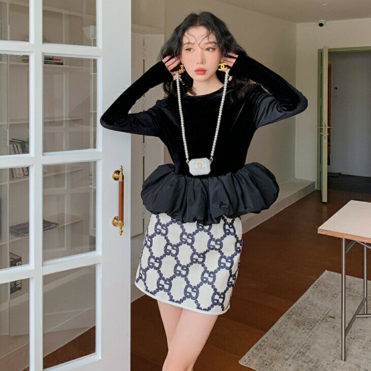 ロータスリーブつぼみスカート風ブラウスシャツ+格子柄タイトスカート 綺麗目セットアップ 大人カジュアル アラサーちゃん アラサーコーデ アラフォーコーデ シンプルコーデ 大人ファッション 大人コーデ 大人韓国コーデ ins ワンマイルコーデ