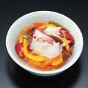 商品説明 冷凍食品 項目 内容 品名 たこと5種の野菜サラダ 名称 そうざい 原材料名 たまねぎ（国産）、味付たこ（たこ、食塩）、にんじ ん、ピーマン、砂糖、醸造酢、ワインビネガー、 発酵調味料、レモン果汁、食塩 ／ pH調整 剤、酸化防止剤（エリソルビン酸Na、V．C） 内容量 1000g 賞味期限 商品に記載 保存方法 −18℃以下で保存してください。 加熱調理の必要性 そのままお召し上がりください。 製造者　サンヨー食品株式会社 宮崎県宮崎市大字郡司分甲177-3 販売者 株式会社三久食品 大阪市住之江区南港北2-1-10 ATCビルITM棟12F 栄養成分表示（100g当たり）※推定値 熱量：66kcal、たんぱく質：5.4g 脂質：0.2g、炭水化物：10.3g、食塩相当量：0.7g 補足説明 賞味期限の目安 製造日より730日 配送方法彩り豊かなサラダです たこと5種の野菜サラダ たこと5種の野菜をさっぱりレモン風味で 5種の野菜がお料理を演出します。 玉ねぎ、赤・黄・緑のピーマンと 人参のオレンジで鮮やかな彩りのサラダです。 さっぱりとしたレモン風味をお召し上がりください。