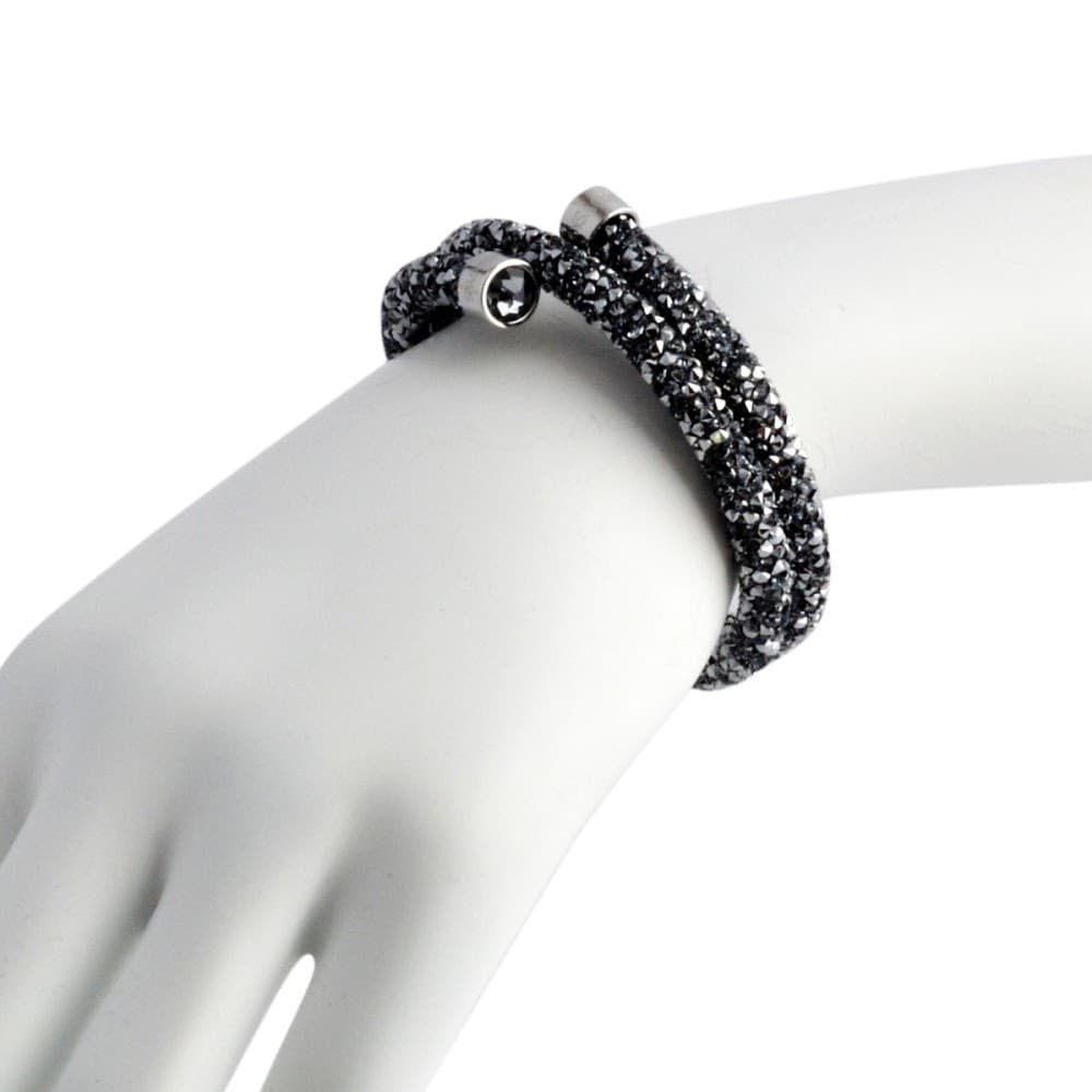 アクセサリーギフトのTYSのスワロフスキー SWAROVSKI 5255898 Crystaldust Double Gray クリスタルロック スパイラル バングル ブレスレット Sサイズ｜アングル3