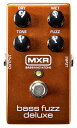 【エフェクター】M-84 BASS FUZZ DELUXE ベーシストの間でも評判の高いMXRのコンパクトエフェクターからベース専用ファズが登場！原音とファズ音の量を独立して調整できるツマミ、ドライヴとウェットにファズ、トーンツマミ計4つのコントロールによって深い荒々しいファズサウンドから独特の倍音感をもったオーバードライヴ的なサウンドまで幅広いサウンドメイクが可能となっております。 ※メーカー在庫依存品(取り寄せ)となります。万が一売り切れの際はご連絡させて頂きます。　