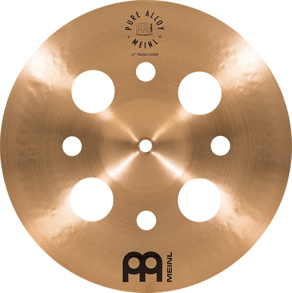 MEINLピュア・アロイ・シリーズはドイツメイドの高い技術と、革新的なアイディアを融合する新しいシンバルラインとして、洗練されたマイネルならではのルックスと、精密で丁寧な物作りへのこだわりが、ミュージックスタイルを限定しない優れたタッチと、心地よく澄んだピュアな倍音、幅広い音域をカバーする豊かな響きを実現しています。 Byzanceに並ぶ大きなマザーシリーズとして音楽シーンに求められる様々なキャラクターを提供してまいります。 特徴 ・優れたタッチと透き通ったピュアなサウンド ・心地よい、澄んだ低音 ・幅広い音域をカバーする豊かな響き 音楽ジャンル ロック | ポップス | フュージョン | R&B | レゲエ | スタジオ 【仕様】 ●SIZES 12" ※画像はイメージとなります。
