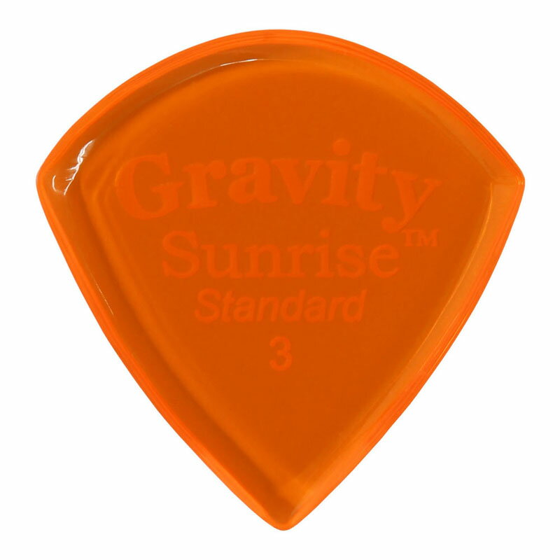 ・3.0mm Sunrise Standard, Orange ・GRAVITY GUITAR PICKSはハンドメイドでピックを製作するアメリカのブランド。 ・アメリカで職人の手により美しく磨き上げられたピックはスムースな演奏性、すばらしいトーンを生み出します。 ・アクリルを使用し独特のエッジデザインを採用する事で、速くラウドなプレイにも対応。 ・一般的なピックに比べ耐久性も高く、同じトーン、同じ演奏性で長期間使用できるのも特徴です。