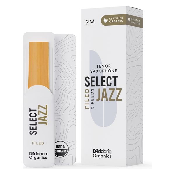 一流のジャズ奏者とのコラボレーションで誕生したSELECT JAZZ。ファイルドカットは、豊かな倍音で深みのあるハーモニーを作り出すことができます。またクリアーな音色、音の立ち上がりが良いのも大きな特徴です。 「ジャズ・ポピュラーに適したリード」を目指して開発された、使いやすく柔軟性・操作性の高いリードです。 ・5枚入り パッケージを折りたたみ、商品に傷がつかないよう梱包しメール便にて発送させていただきます。『業界で唯一、USDA認定のオーガニックリードです』 D'Addarioのリードは、製造過程において化学薬品、農薬や殺虫剤、合成肥料は一切使用していません。 品質の安定性、プレーヤーの演奏性向上を更に追求し、全てのプレーヤーと同様に、地球環境にもRespectしたリードの誕生です。 2025年までに、D'Addario社が製造するすべてのケーンリードは、100％USDAオーガニック認定を受ける予定です。 『業界の新基準』A New Normal. A New Natural. ・100％オーガニック栽培。ケーンそのものを肥料として使用し、革新的な温水燻蒸プロセスにより、D'Addarioのリードは製造の全ての工程で化学薬品を一切使用していません。農場から加工に至るまで、D'AddarioのリードはUSDAオーガニック認証基準を満たし認証されています。 ・USDA認定のオーガニックリードは、新たに紙製リード・ホルダーを採用し、毎年7万ポンド（約32トン）ものプラスチック廃棄物を削減します。 ・我々の使用するケーンは、100％フランスにルーツを持つ品種にこだわり、アルゼンチン産のケーンもフランス産の根茎からスタートしています。 ・オーガニック・リザーブとセレクト・ジャズ・リードは、オーガニック製品のファーストステップにすぎません。2025年までには、オールケーンを原料としたリード製品は、全てオーガニック認定を受ける予定です。 ・D'Addarioでは洗練された独自のブランキング工程を使用し、それぞれのリードが箱から出してすぐに、いつでも最高の状態である製品を目指した商品作りをしています。