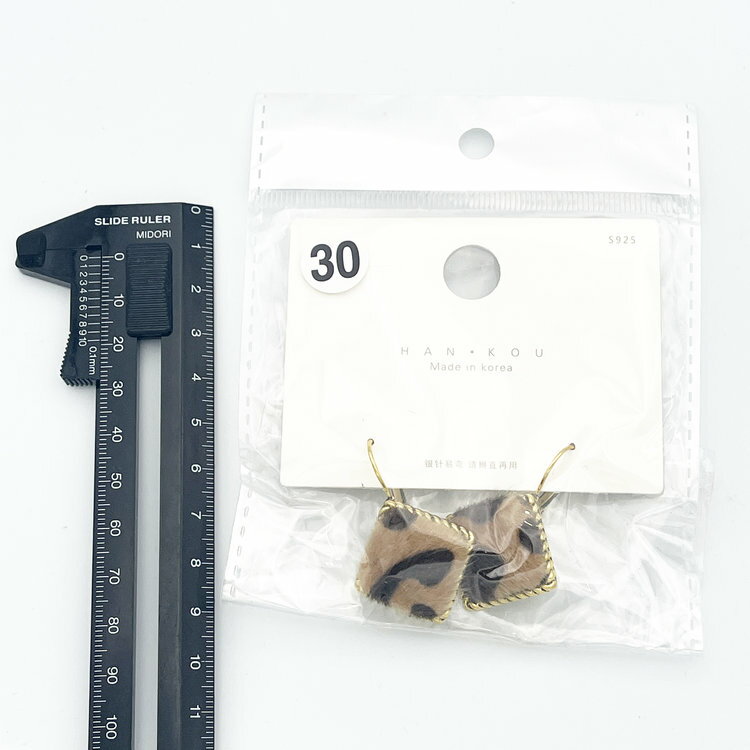 ポイント＋5倍！ピアス 激安 レディース シンプル おしゃれ かわいい 普段使い お買い得 安い お手頃価格 軽量 人気 アクセサリー 大人 学生 高校生 大学生 社会人 プレゼント ギフト 快適 メンズ ユニセックス イヤリング